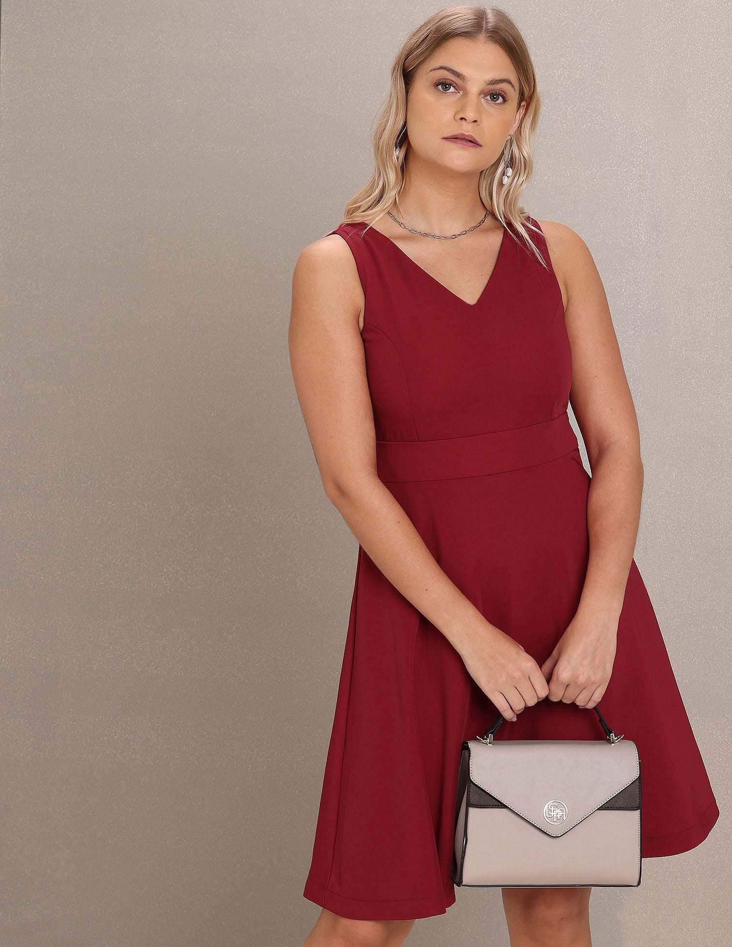 Women Red V-Neck Sleeveless Solid Fit And Flare Dress – Polo