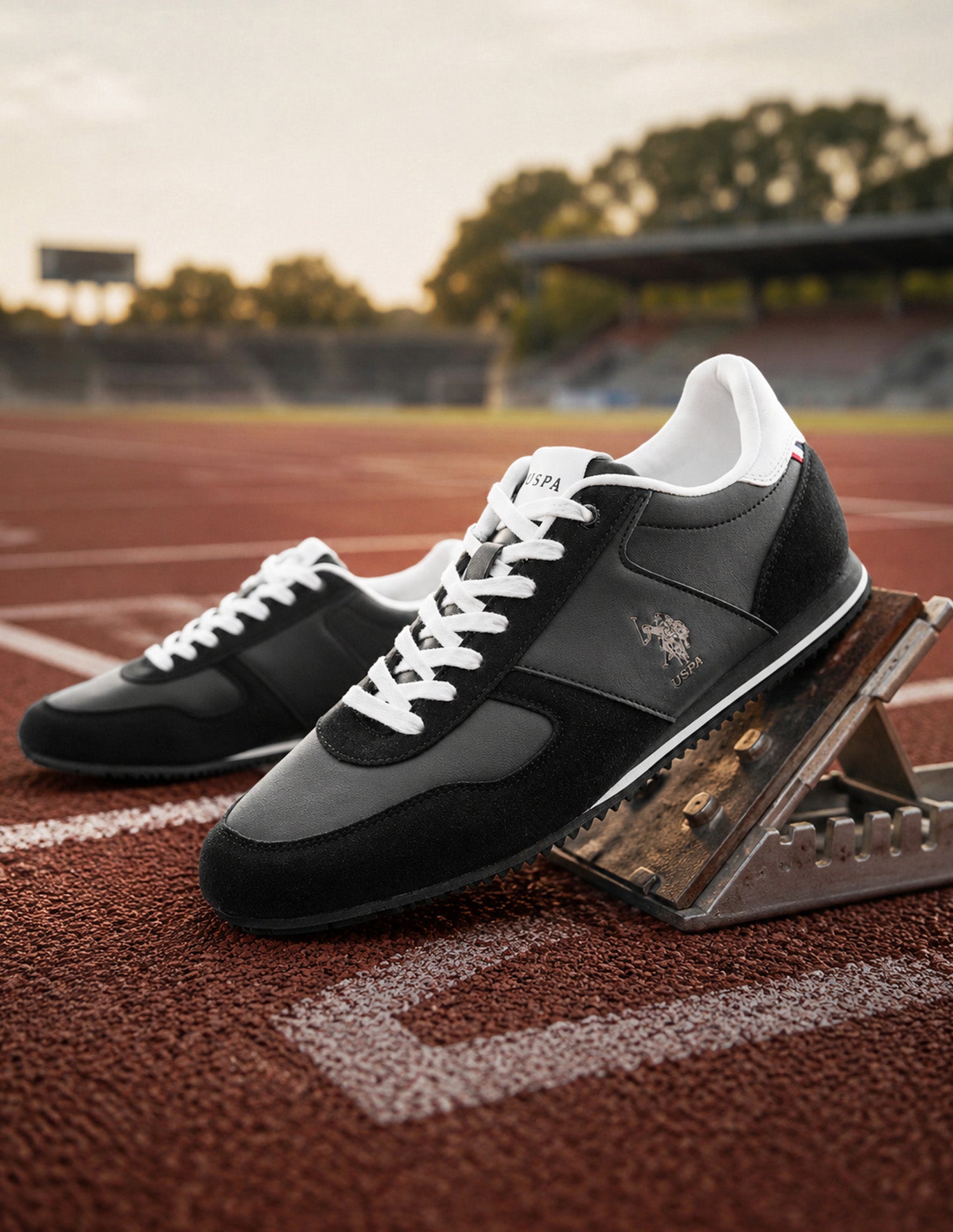 Men Sorrento 4.0 Black Retro Sneakers