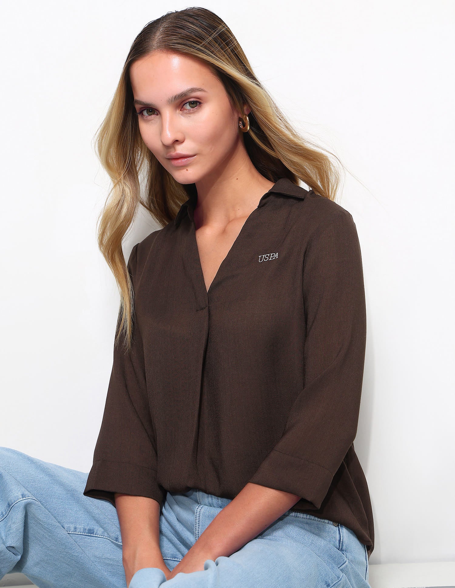 Textured Knotch Collar Top