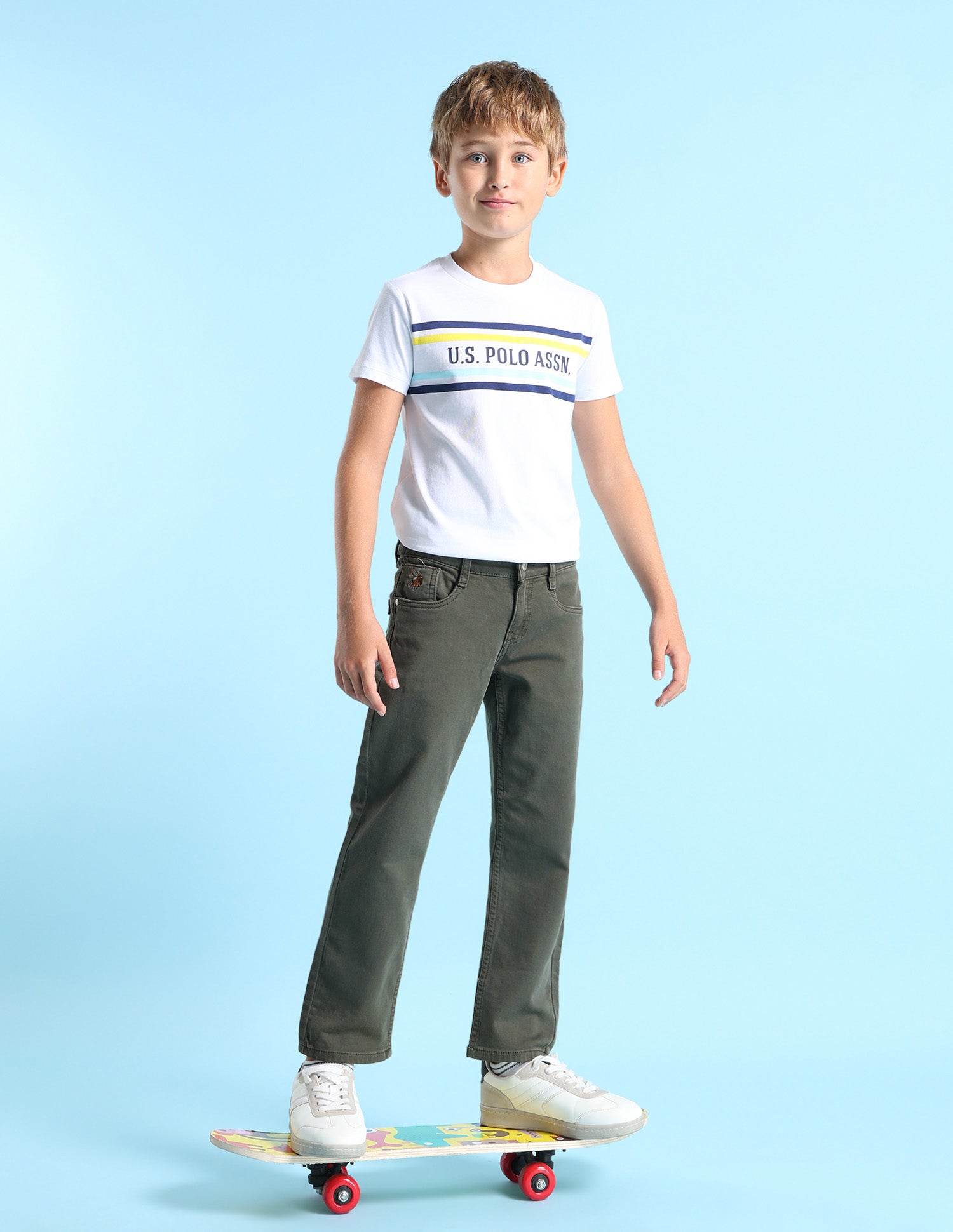 Boys Relaxed Fit Mid Rise Jeans