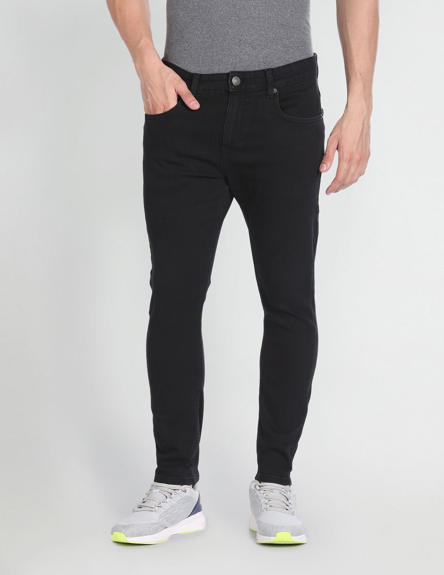 Henry Cropped Fit Black Jeans