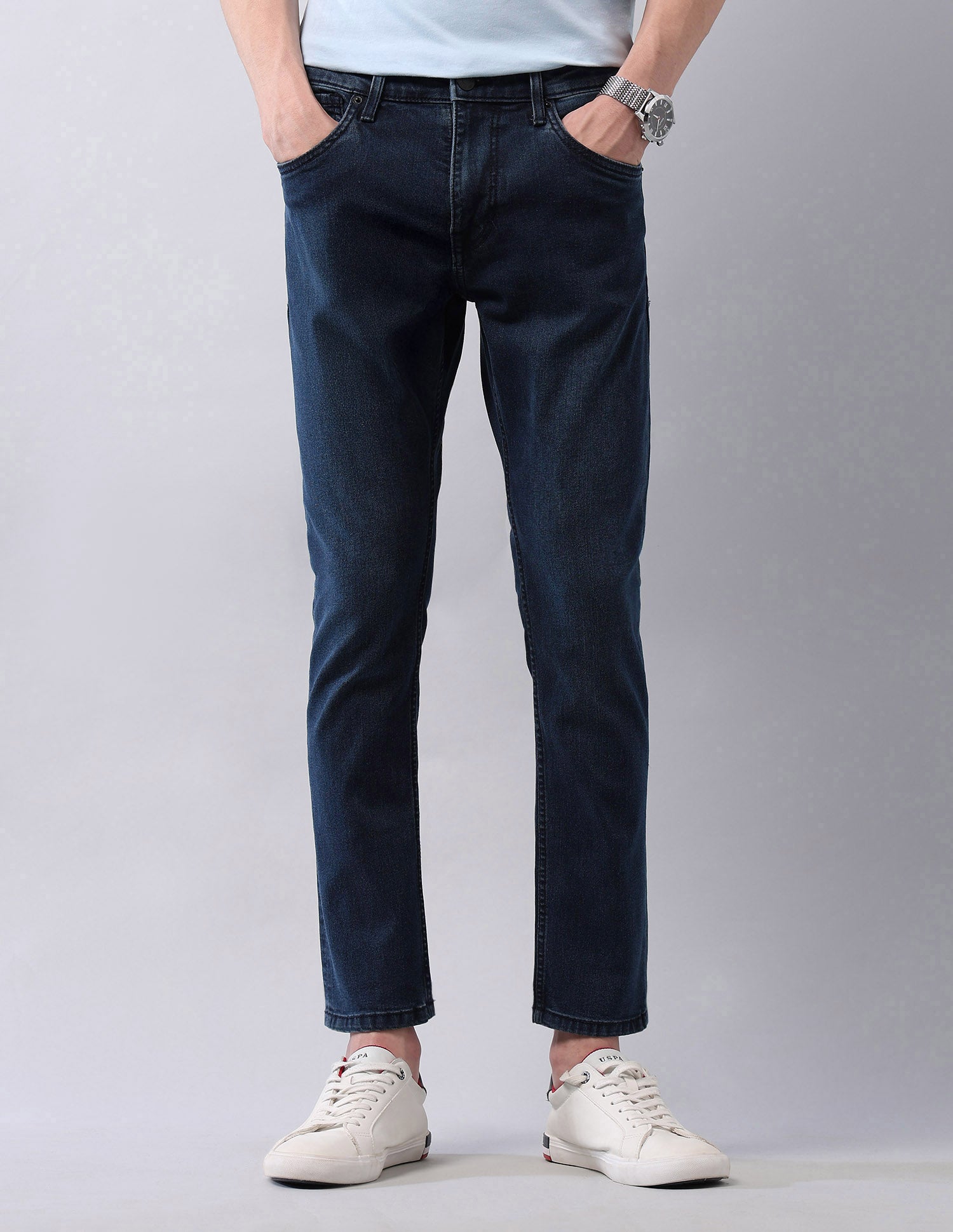 Henry Tapered Fit Blue Jeans