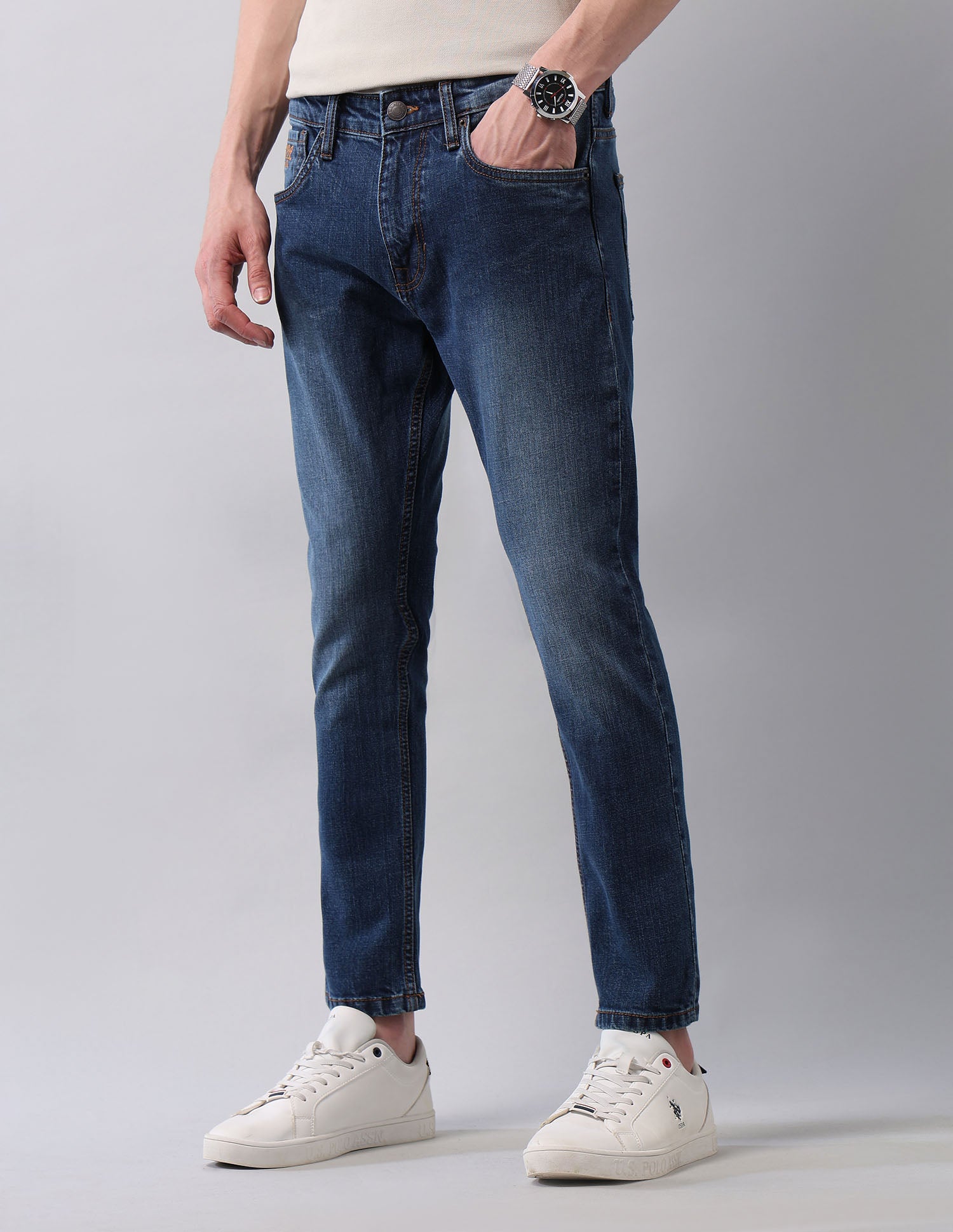 Henry Tapered Fit Blue Jeans