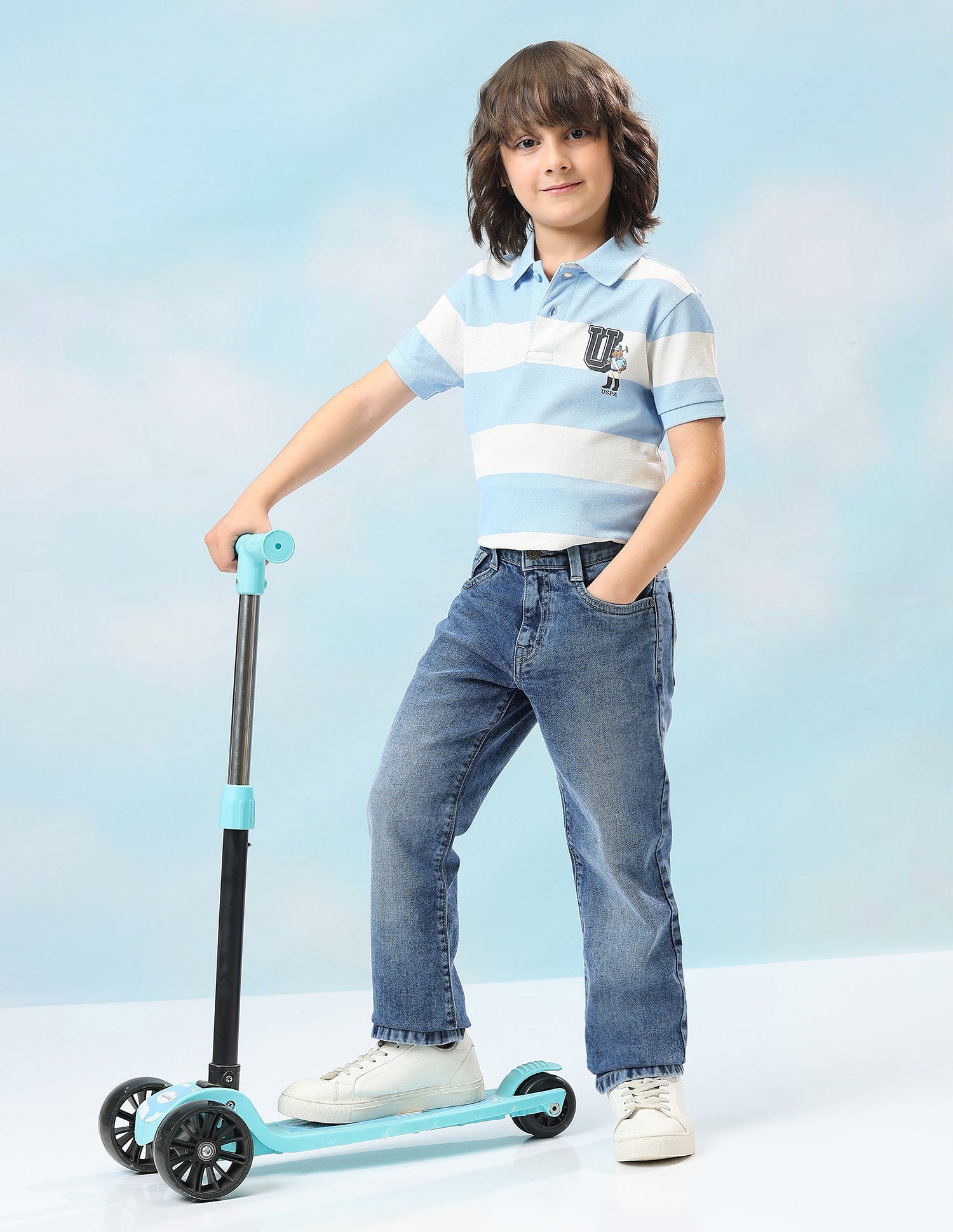 Relaxed Fit Mid Rise Jeans