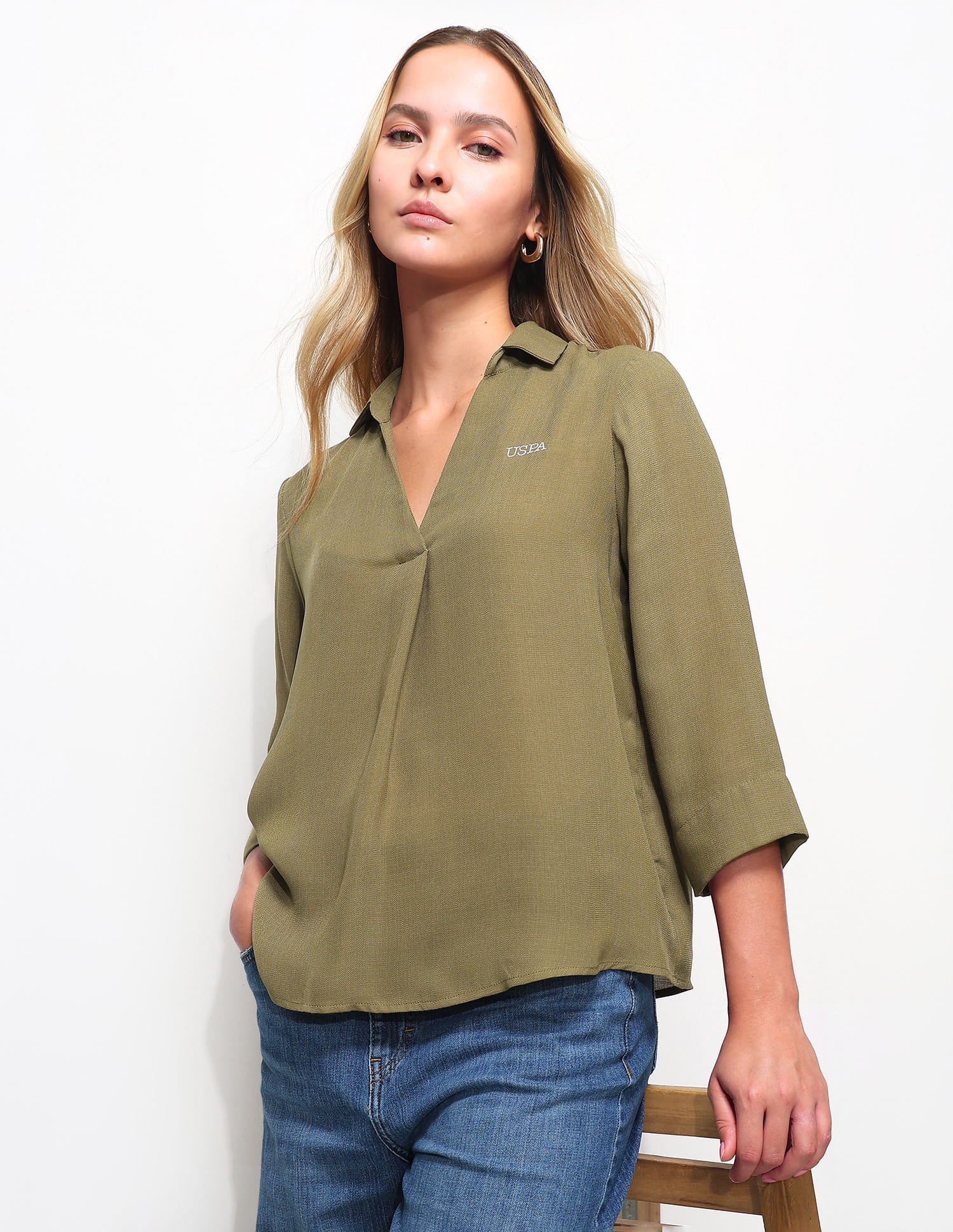 Textured Knotch Collar Top