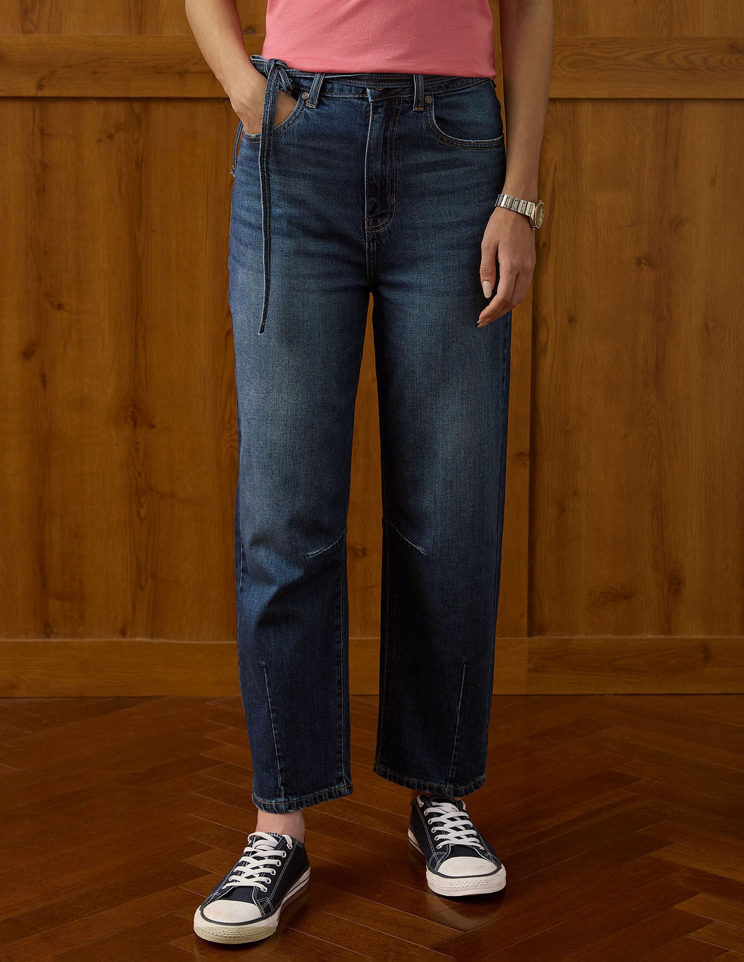 Mid Rise Barrel Fit Jeans