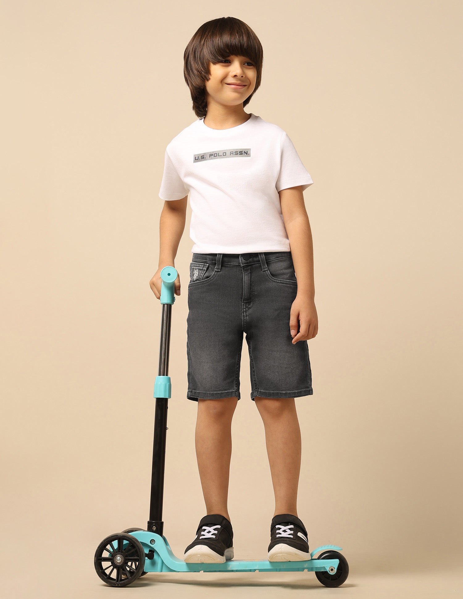 Boys Relaxed Fit Mid Rise Shorts