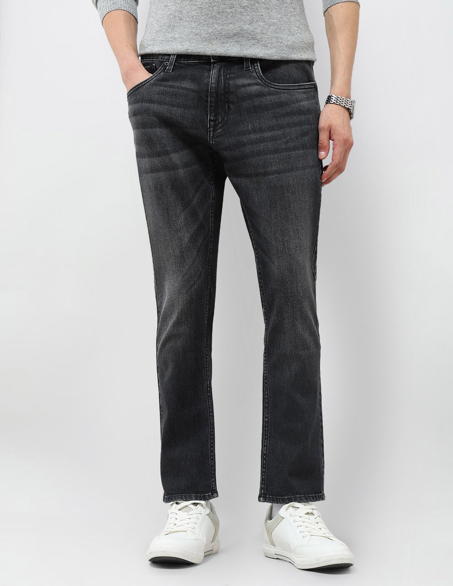 Henry Tapered Fit Whiskered Jeans