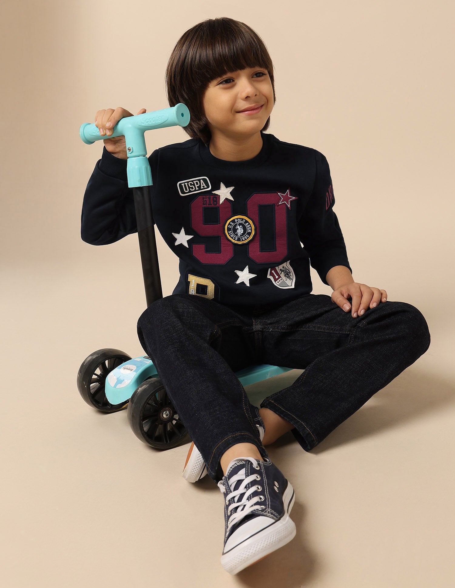 Boys Appliqued Regular Fit Sweatshirt