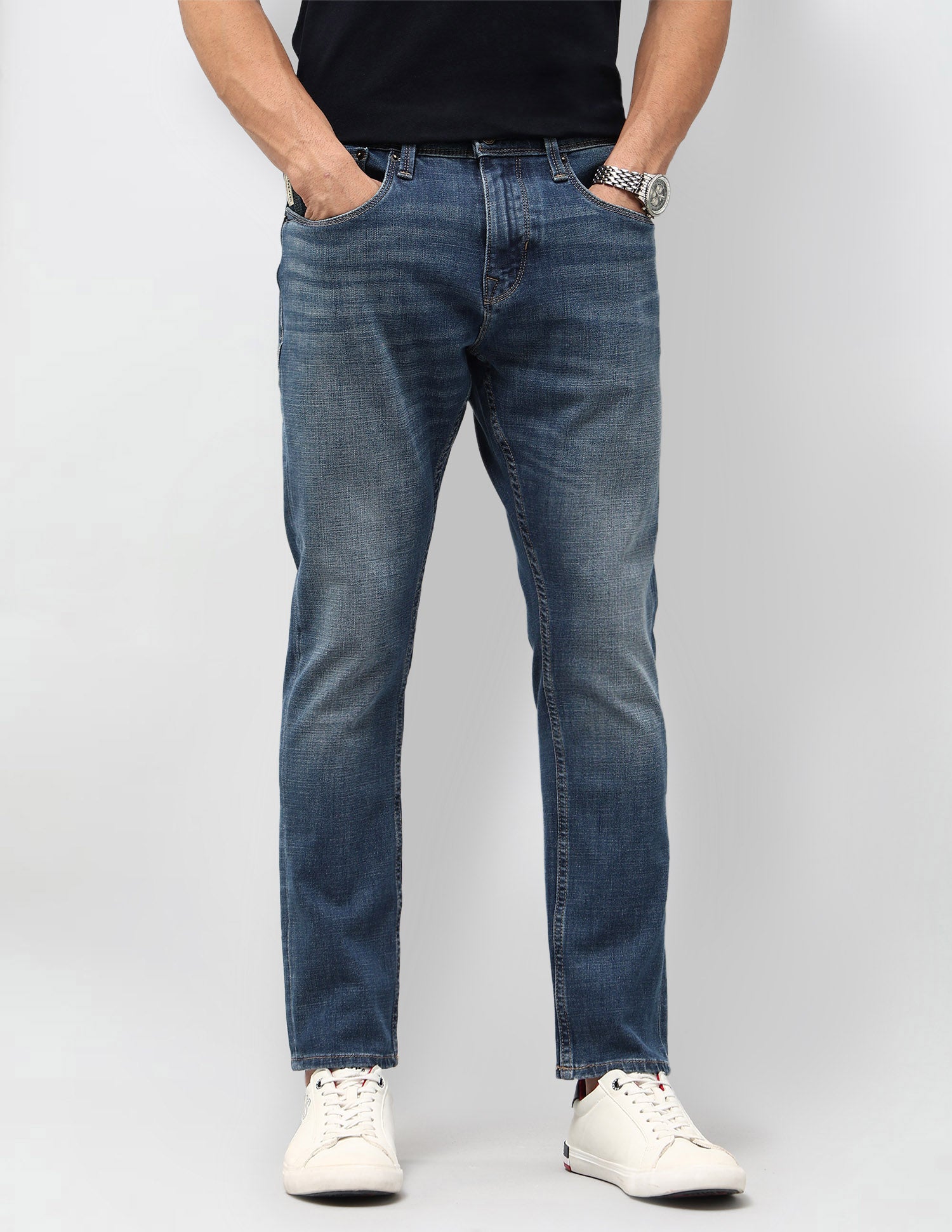 Henry Tapered Fit Blue Jeans