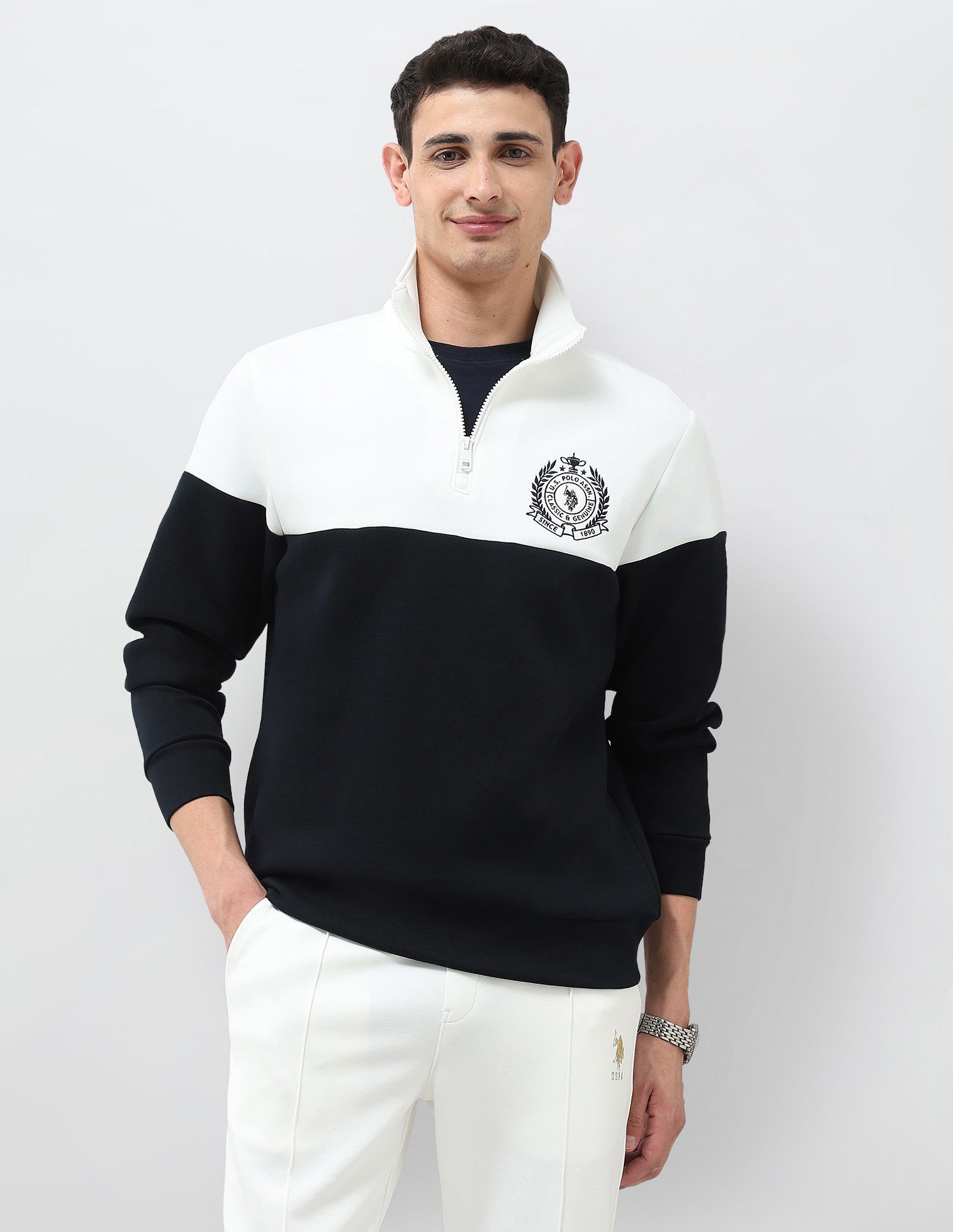 Colour Blocked Regular Fit Sweatshirt