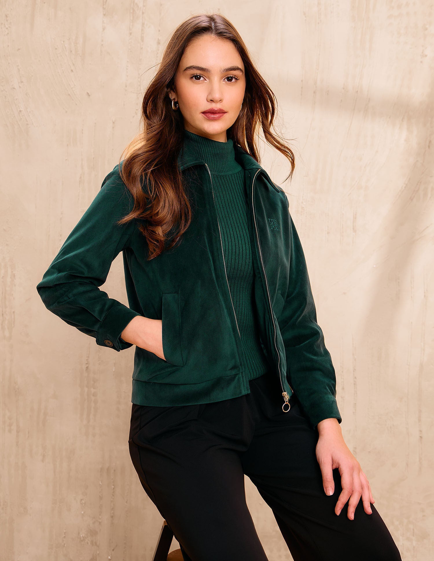 Solid Regular Fit Spread Collar Jacket