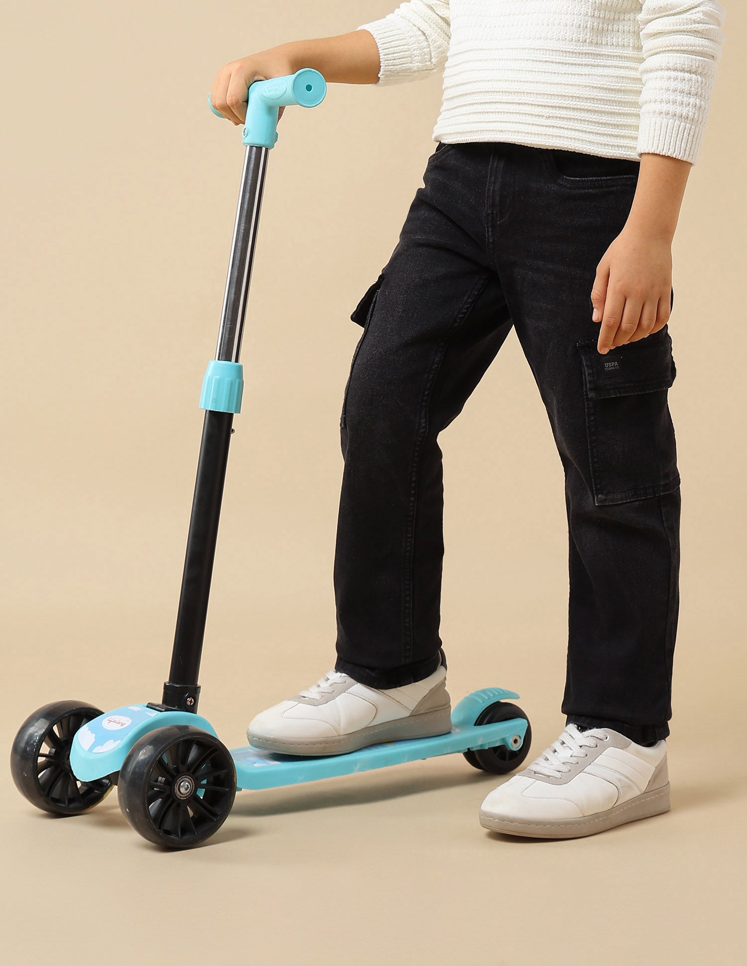 Boys Relaxed Fit Whiskered Jeans