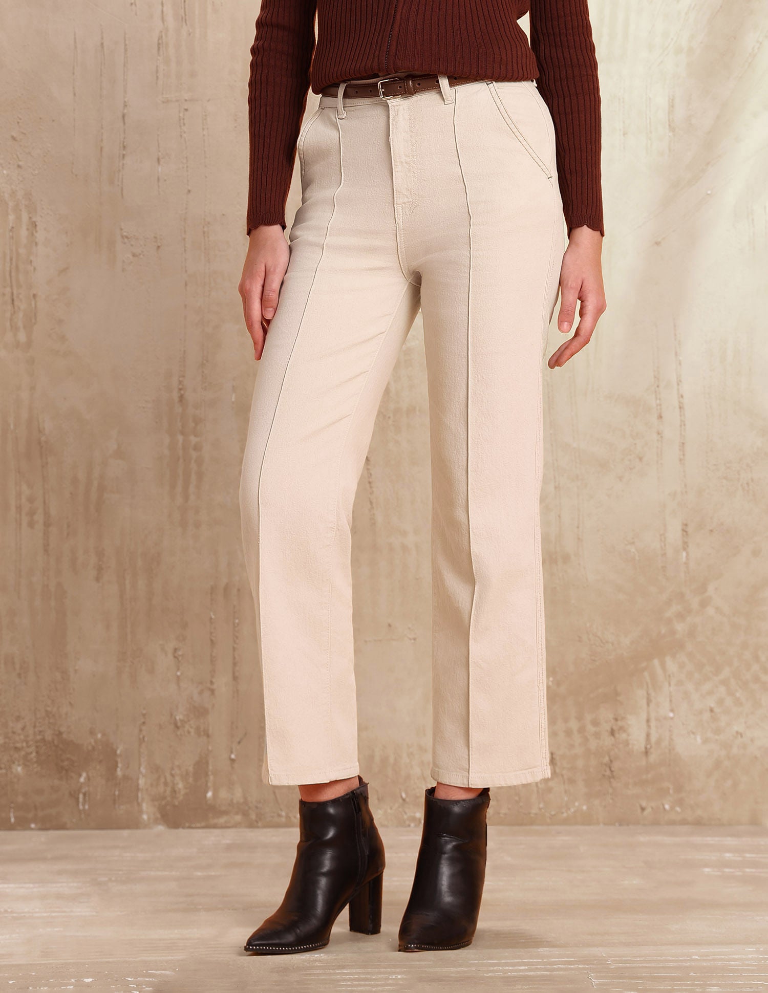 High Rise Straight Fit Jeans