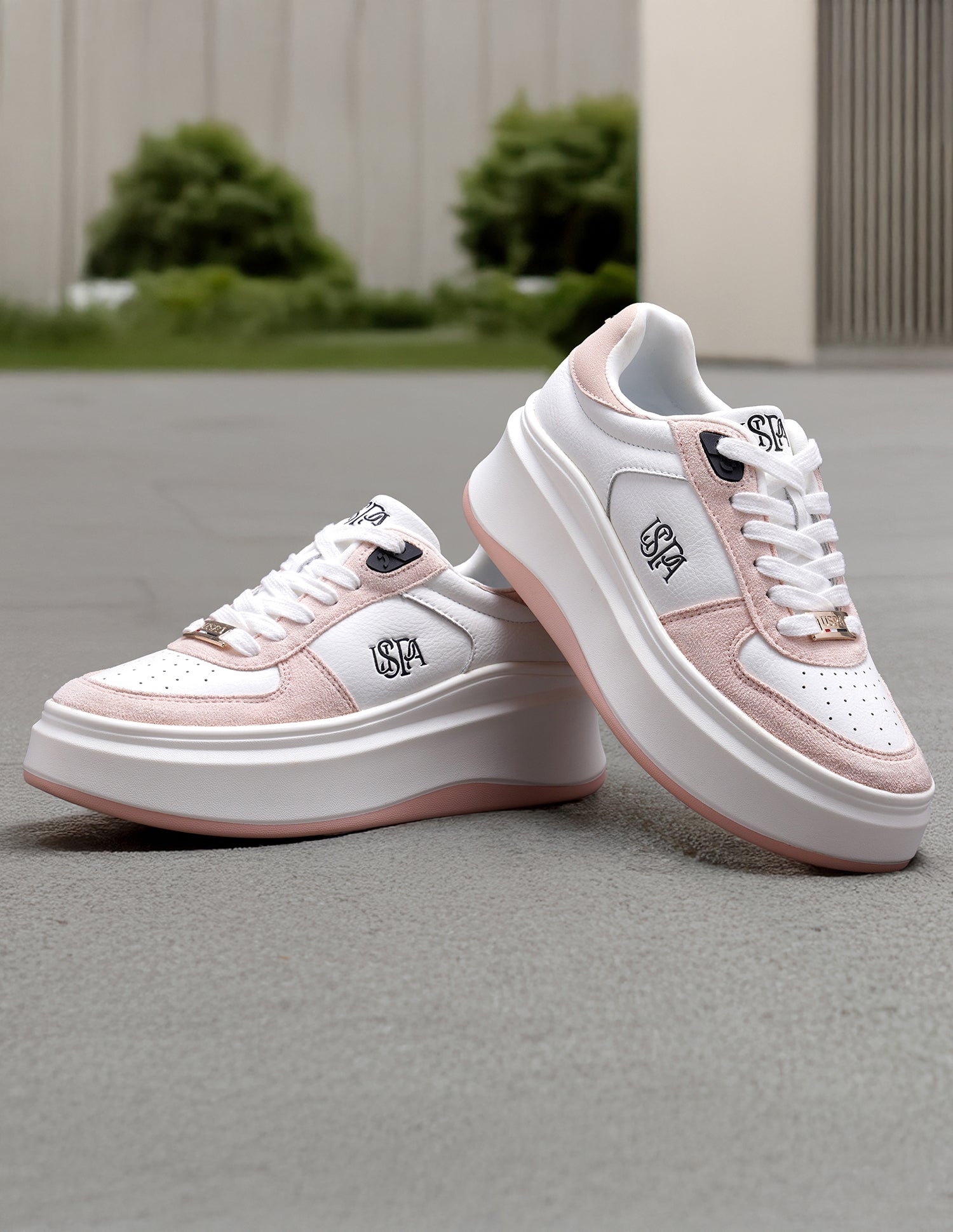 Women Ariella Low Top Sneakers