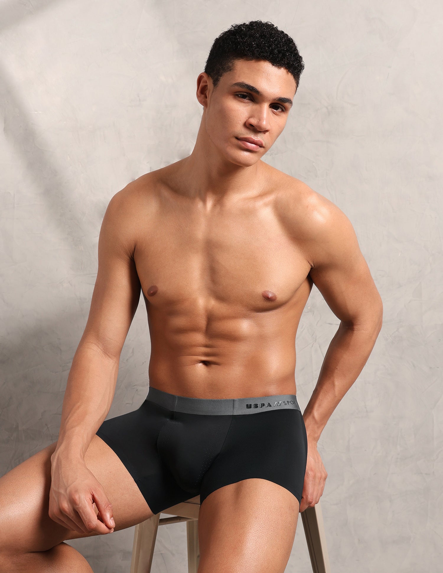 Ultra Light Perforated RT010 Seamless Trunk Black - U.S. Polo Assn. India | Large