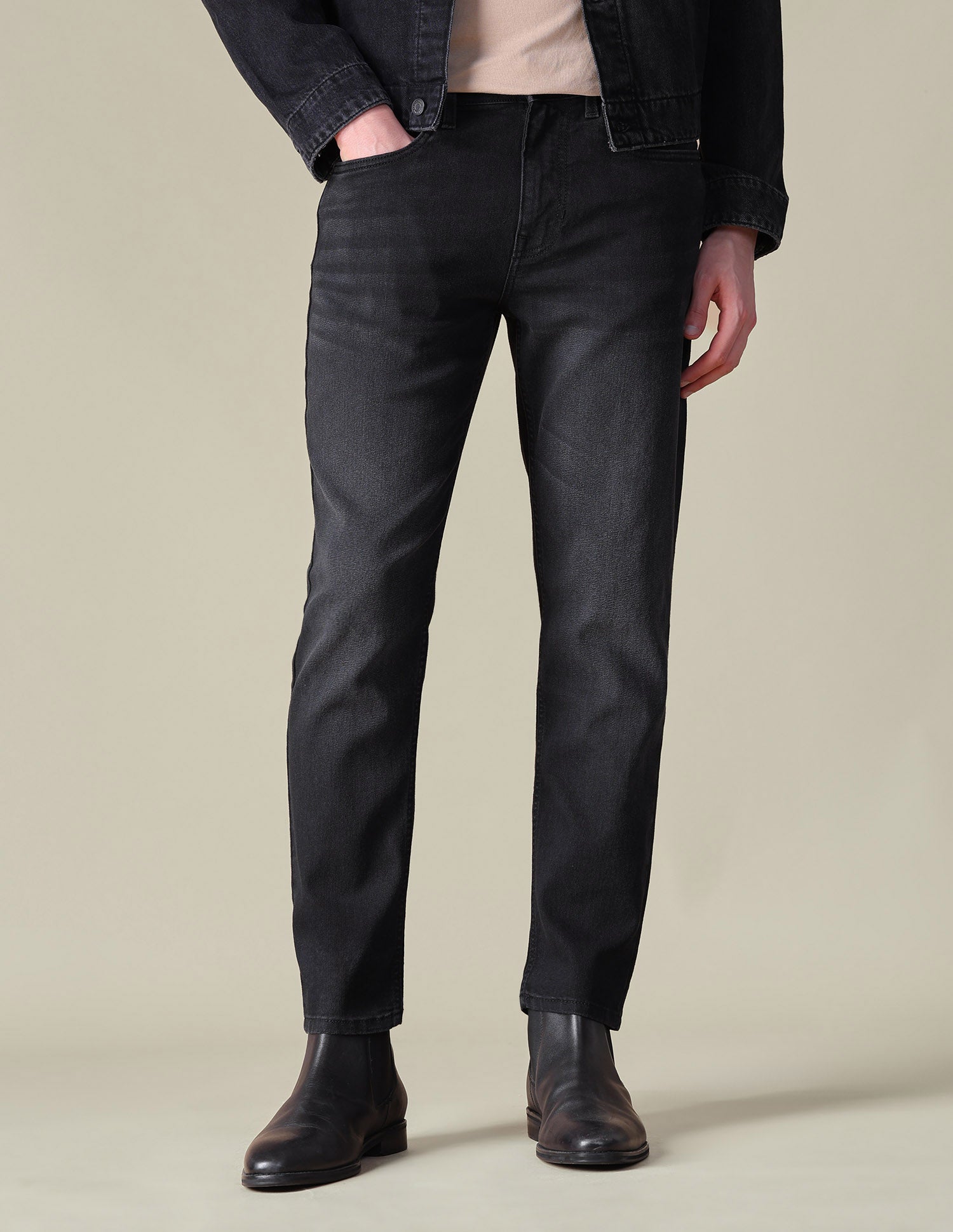 Comfort Cropped Fit Black Jeans