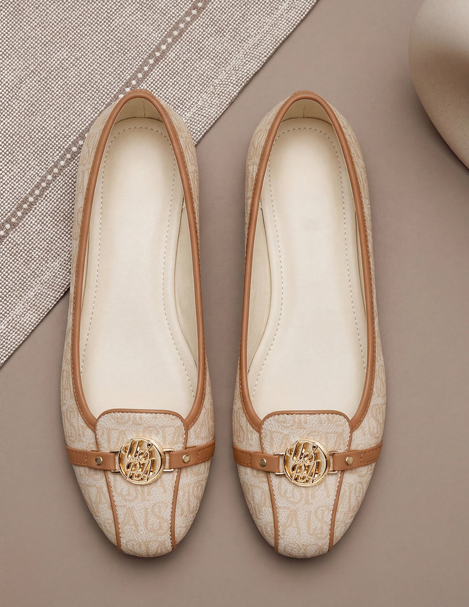 Women Alina 3.0 Brand Printed Round Toe Ballerinas