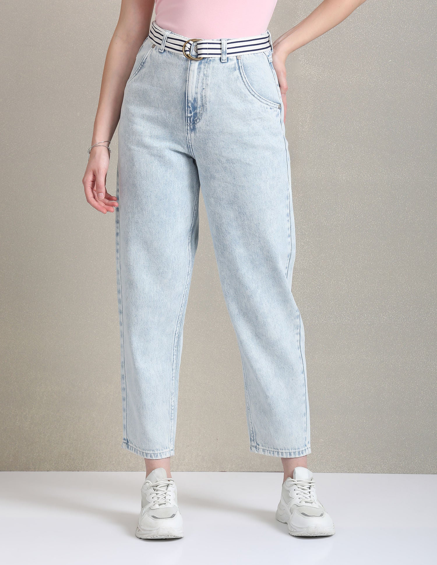 Carrot Fit Blue Jeans