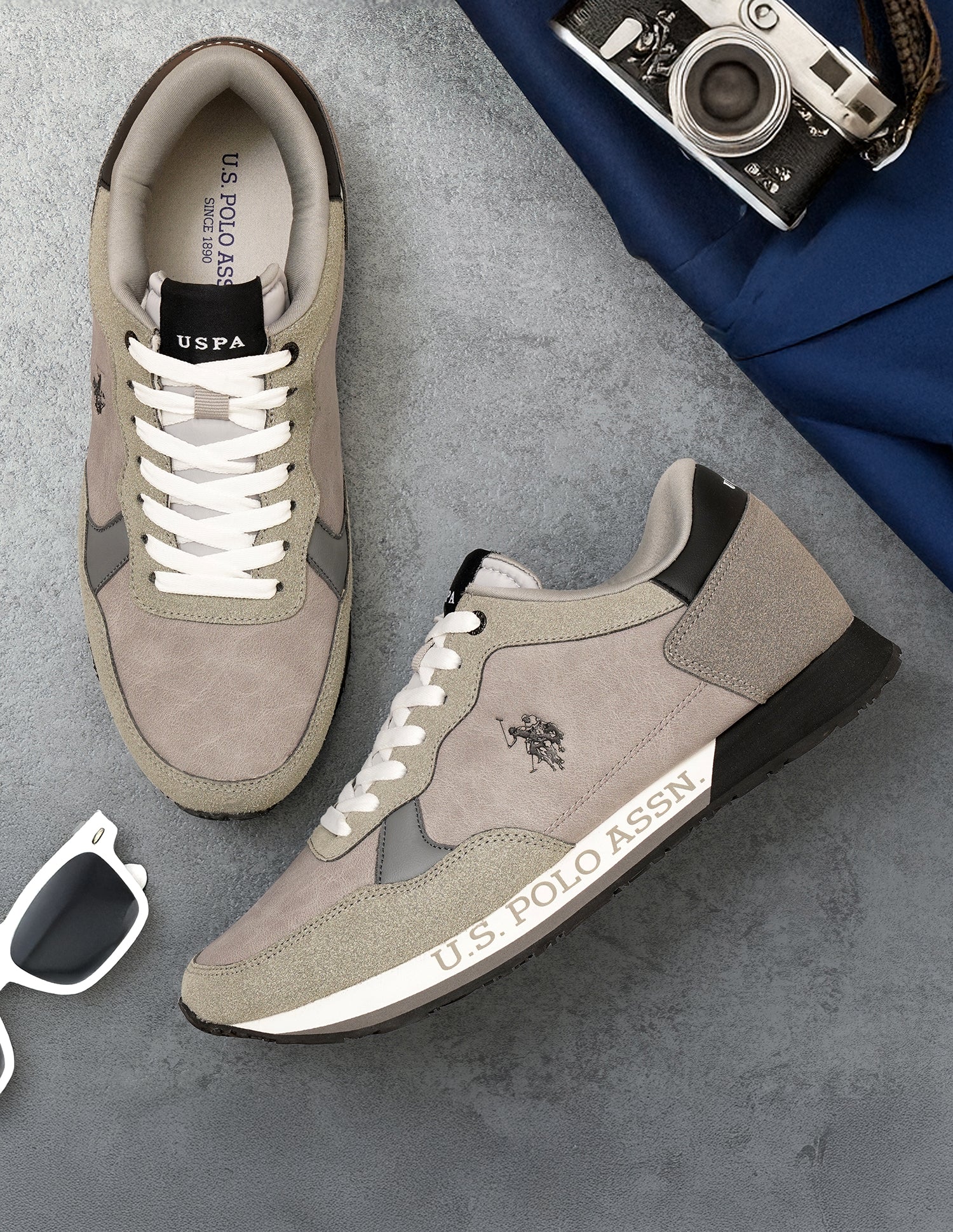 Men Caspian 2.0 Colour Blocked Sneakers