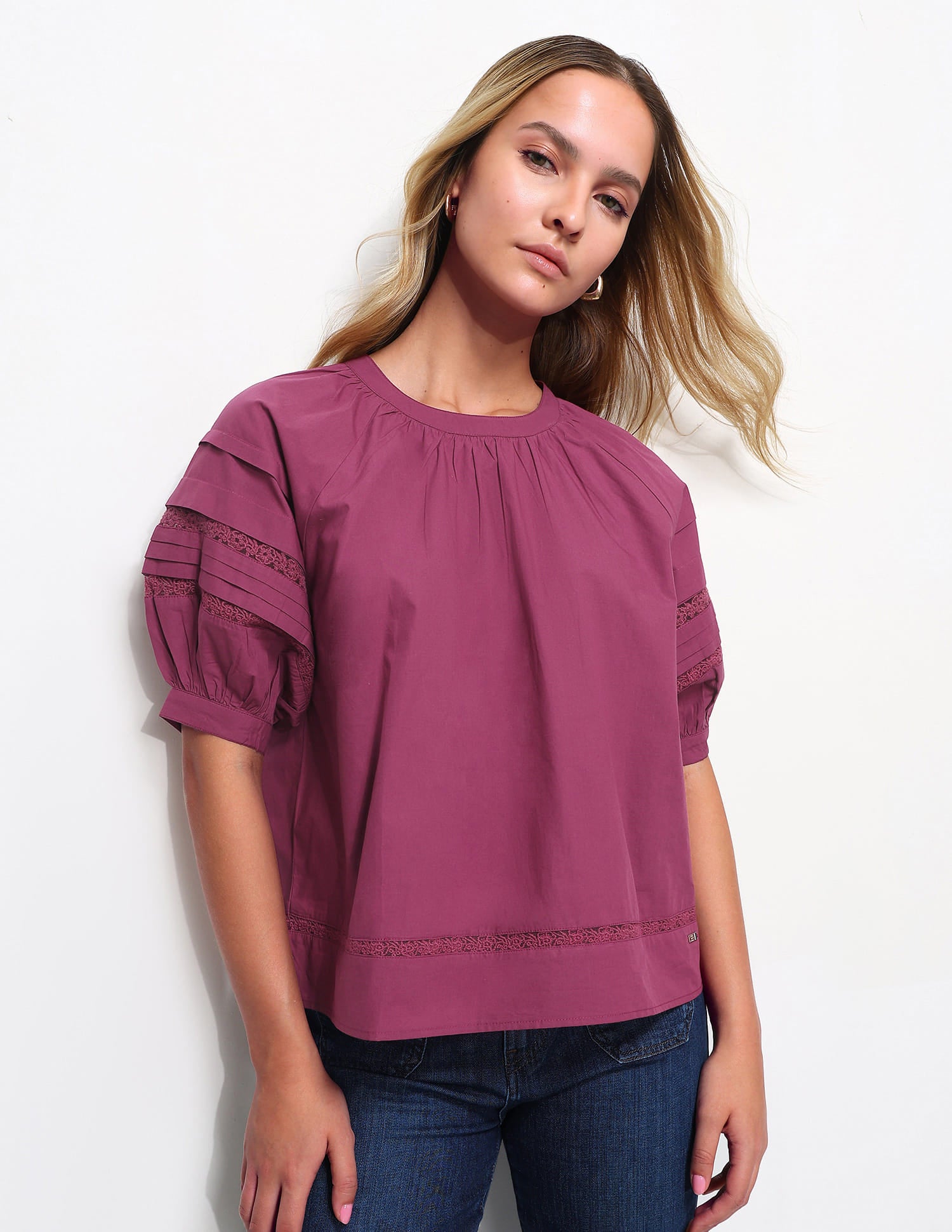 Raglan Sleeve Top With Pleats And Lace