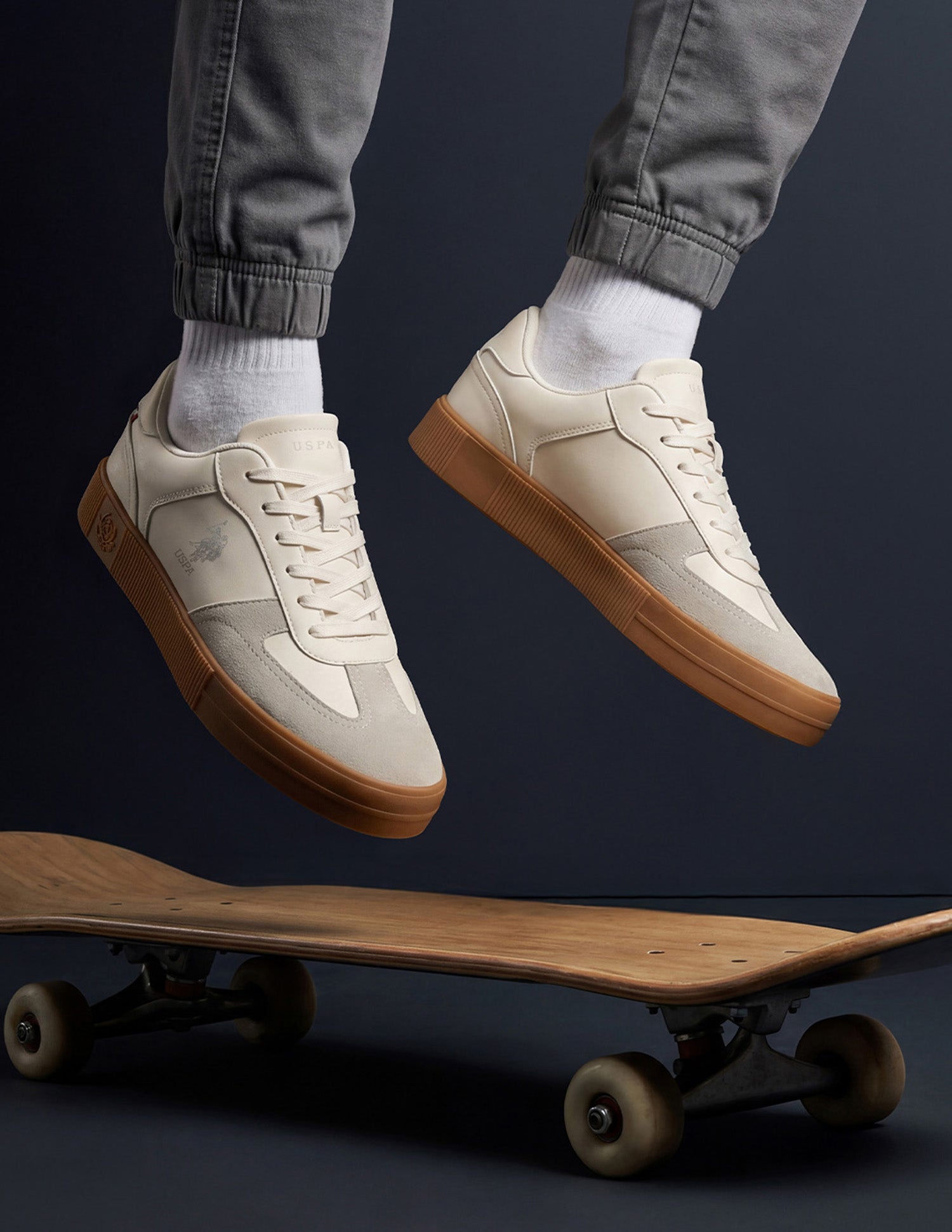 Men Colour Blocked Palfrey Sneakers