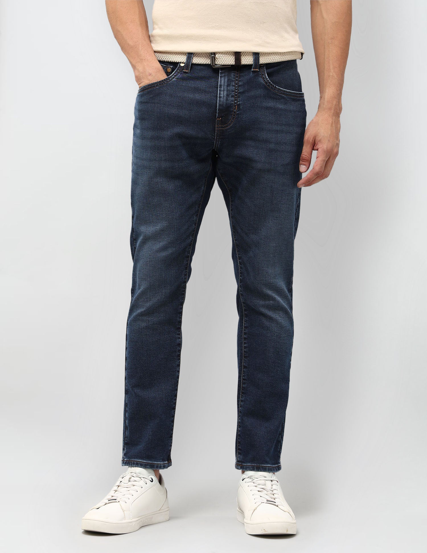 Henry Tapered Fit Blue Jeans