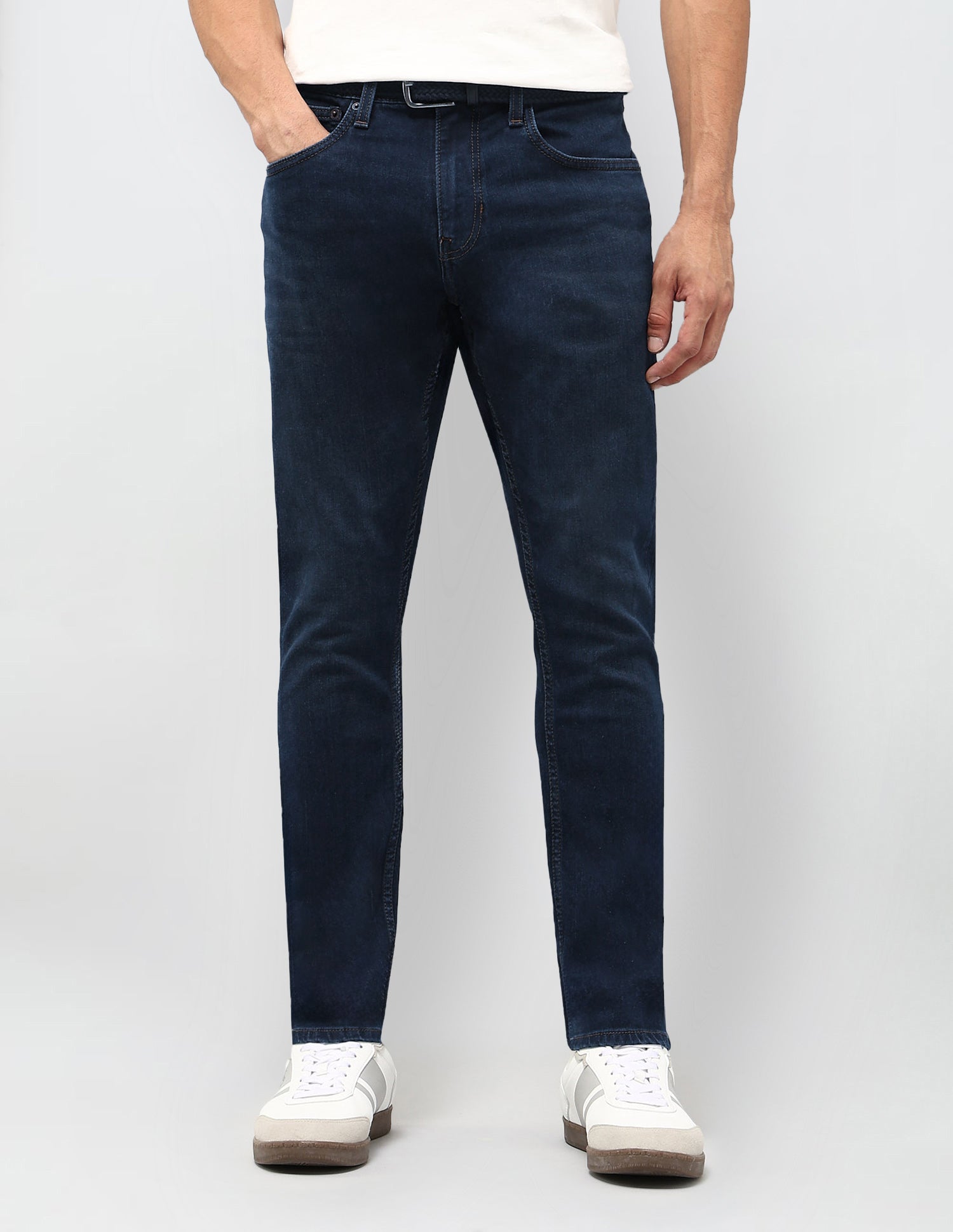 Henry Tapered Fit Blue Jeans