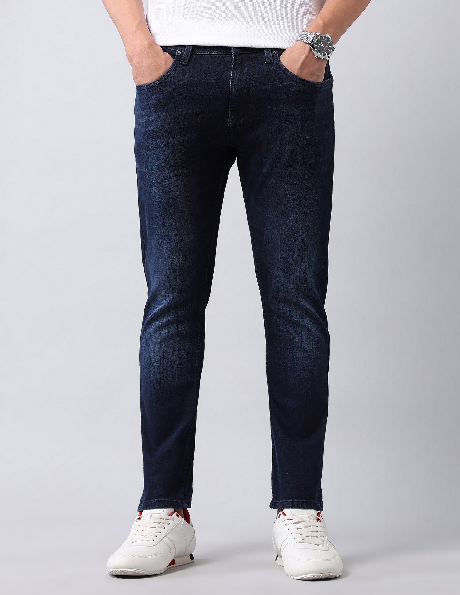 Henry Tapered Fit Blue Jeans