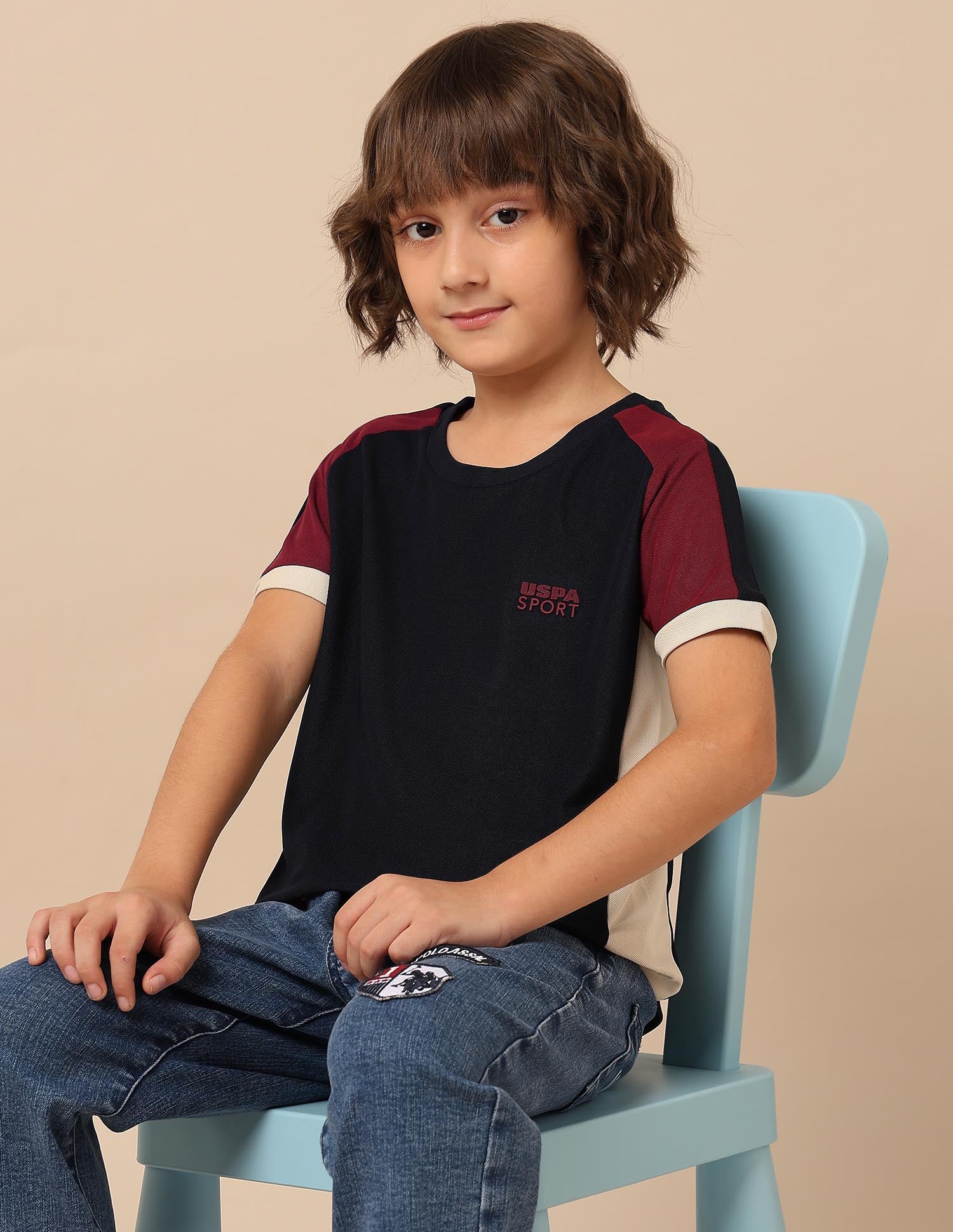 Boys Colourblocked Regular Fit T-Shirt