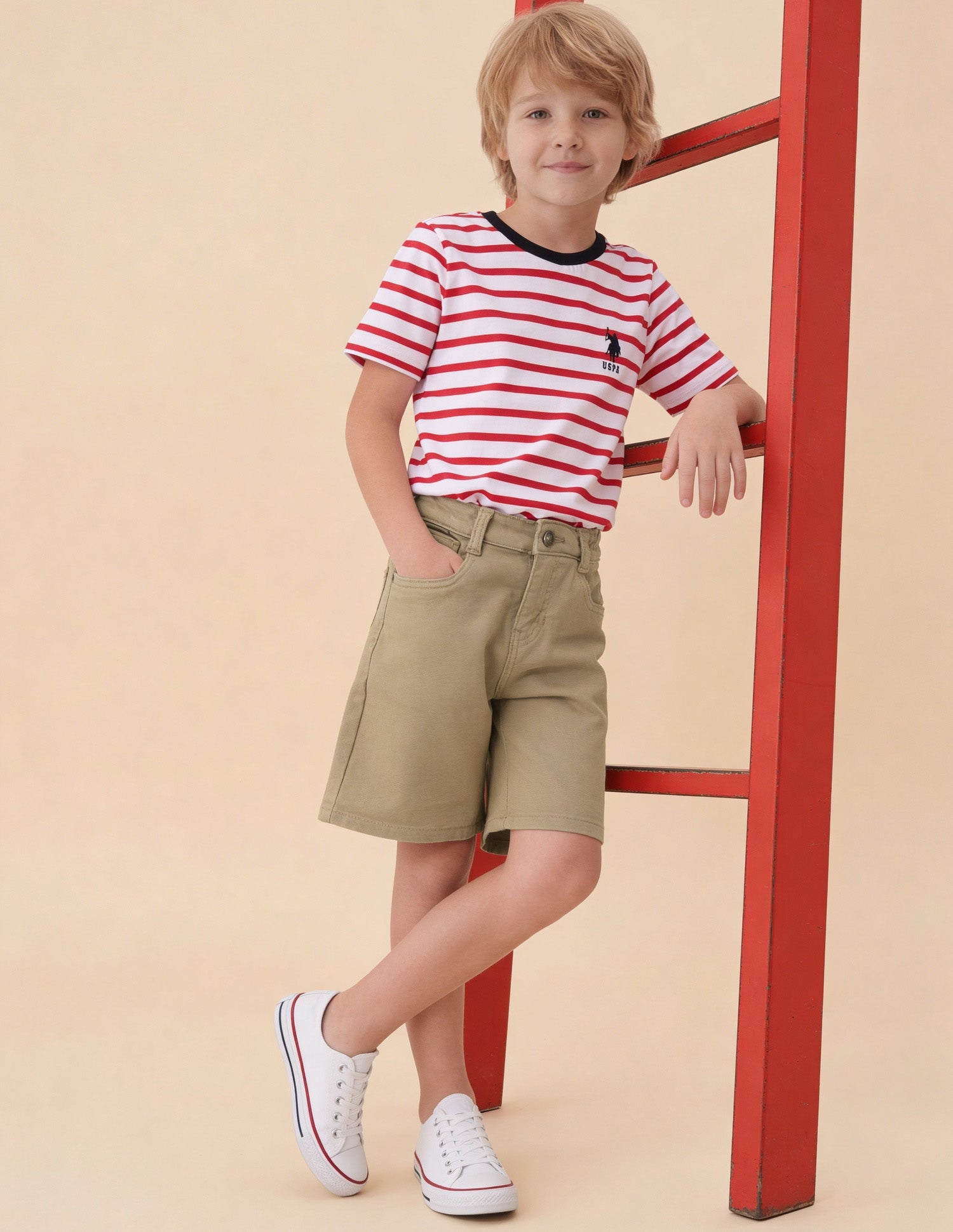 Mid Rise Regular Fit Shorts