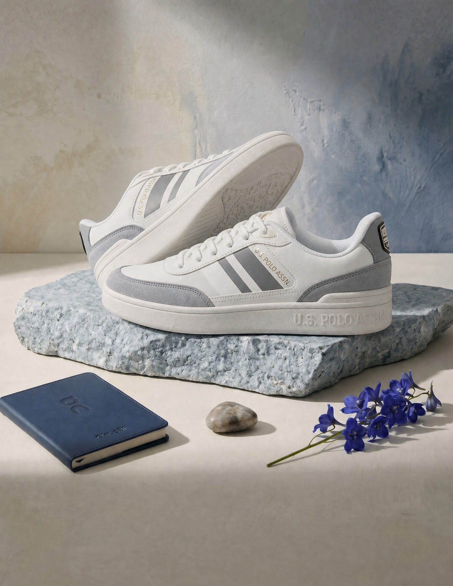 Men Colt Striped Sneakers