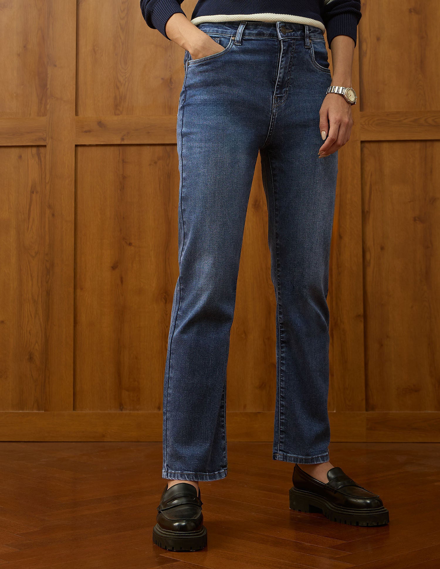 High Rise Straight Fit Jeans
