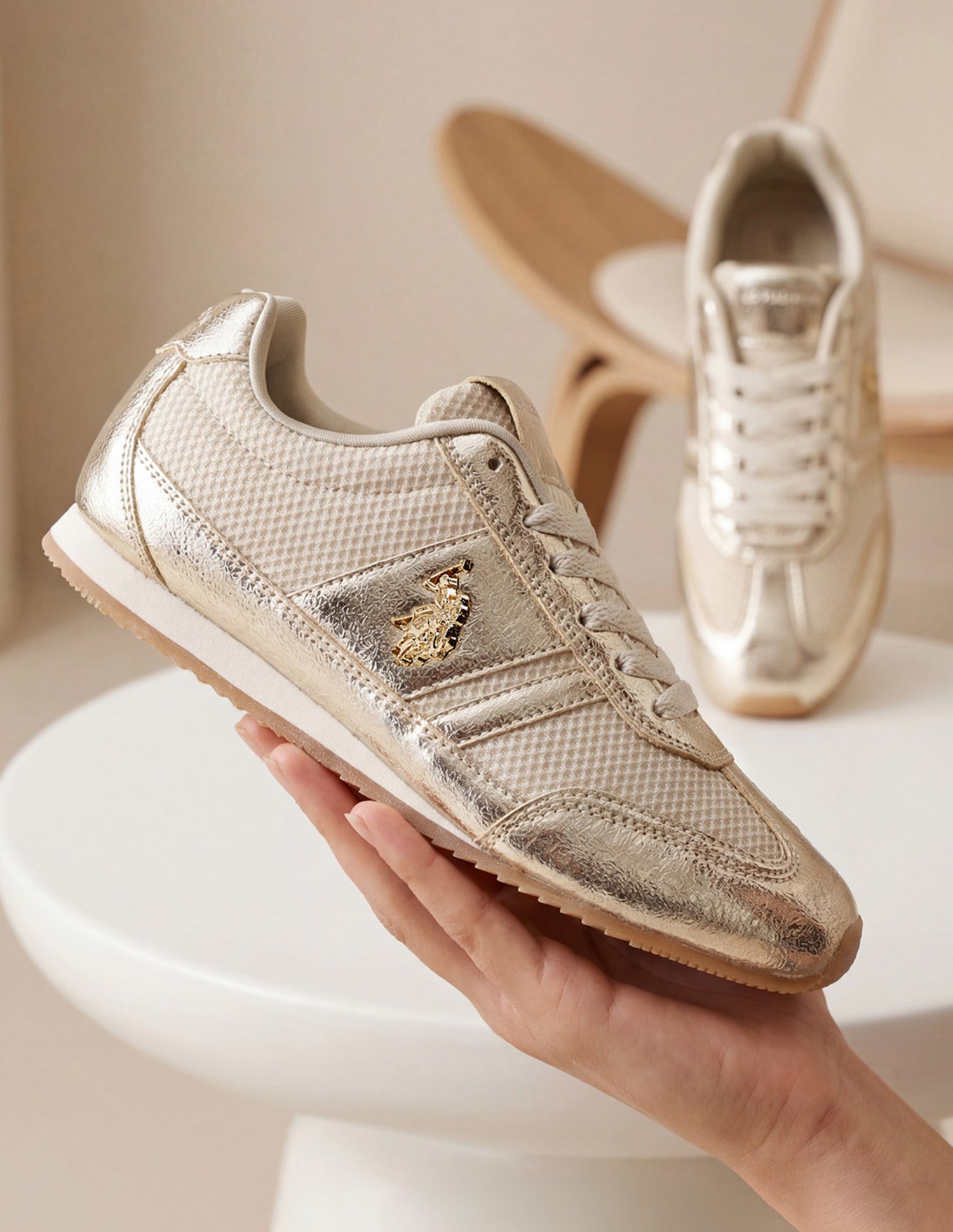 Women Reverie Textured Round Toe Sneakers