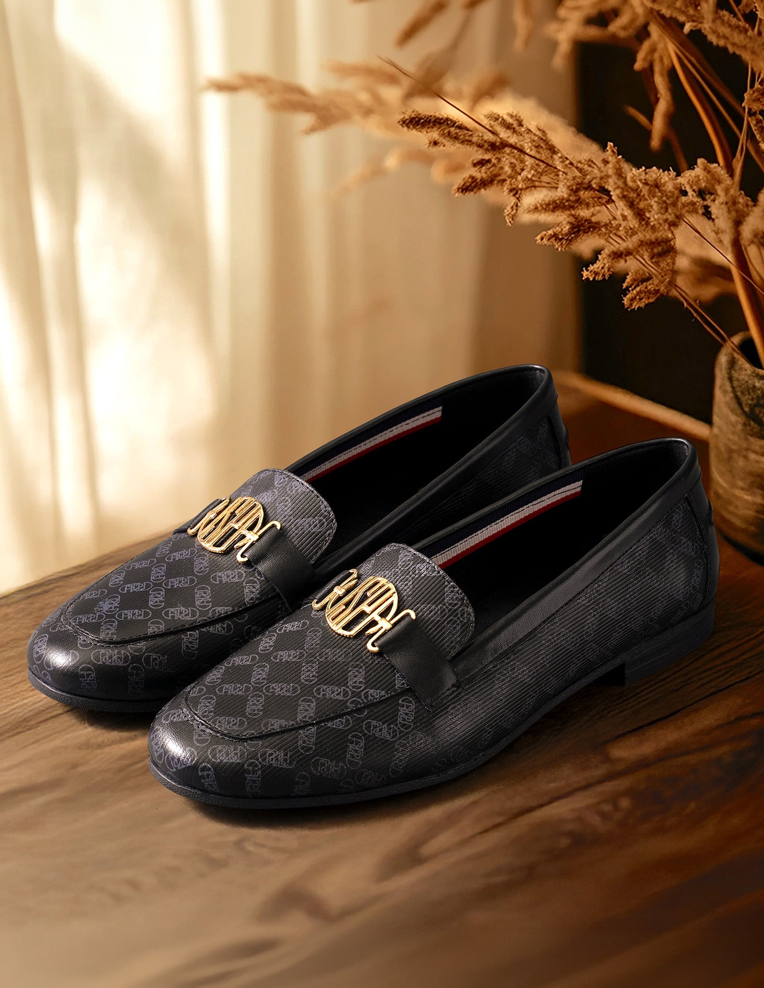 Women Amber Loafers