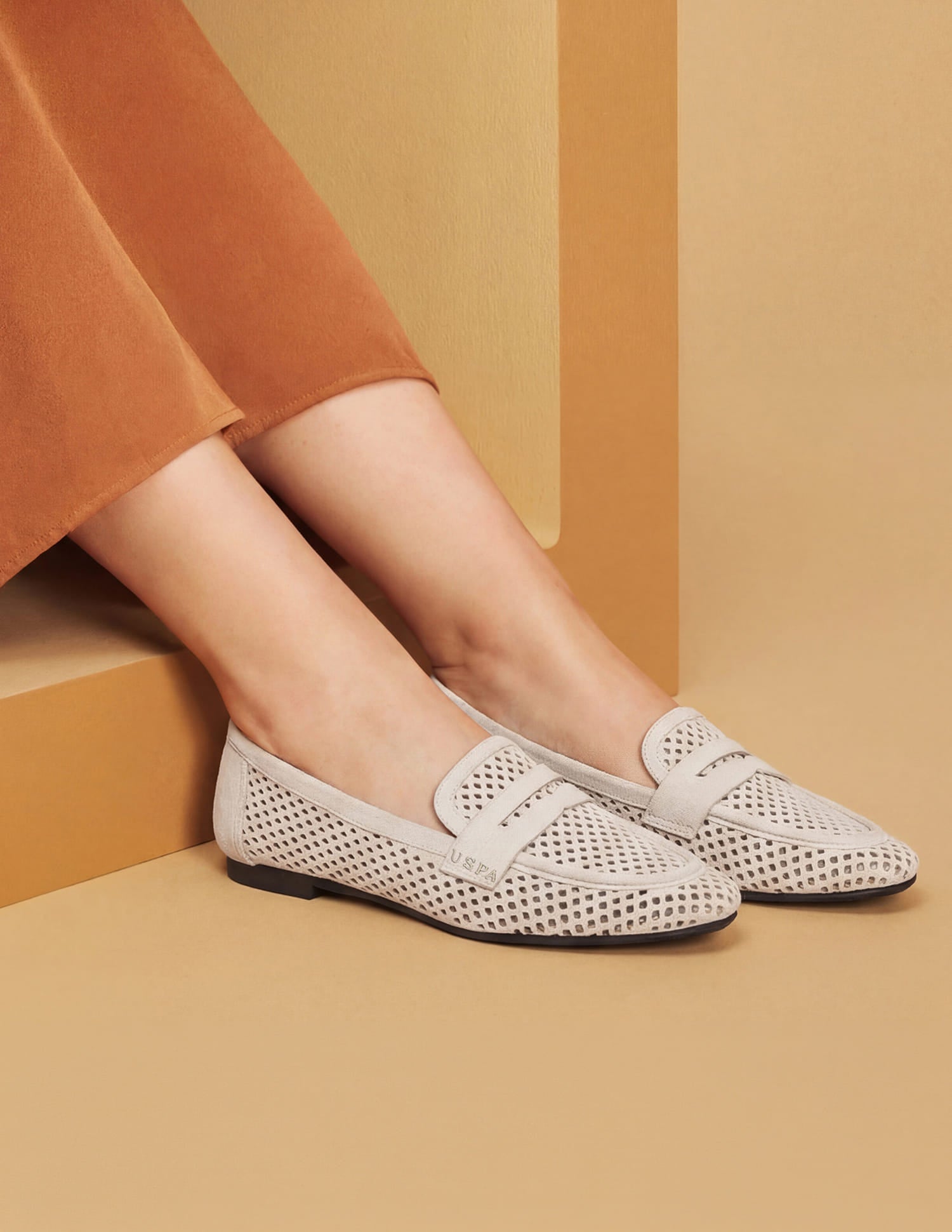 Mesh Textured Outsole Avenoir Loafers Off White - U.S. Polo Assn. India | Large