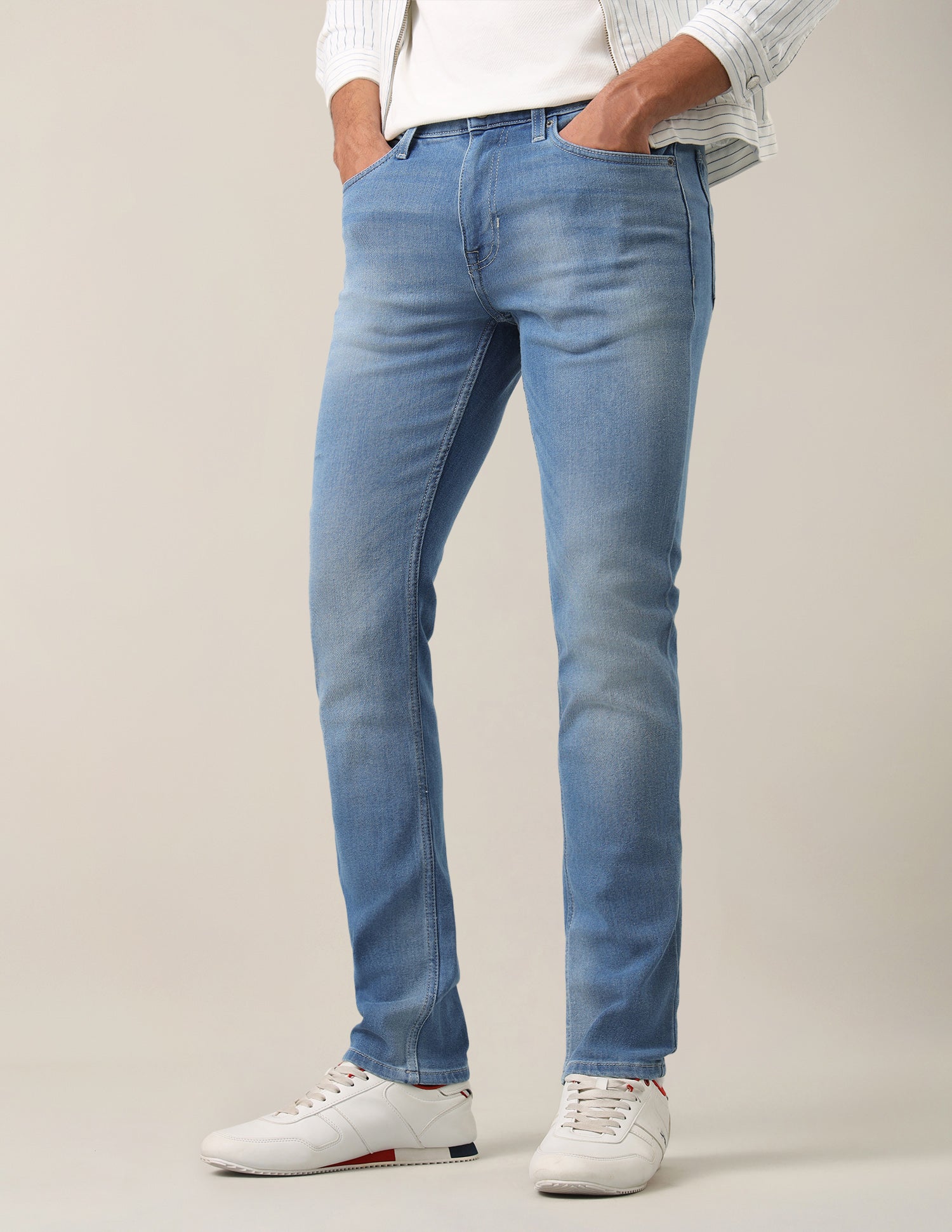 Brandon Slim-Tapered Fit Blue Jeans Light Indigo - U.S. Polo Assn. India | Large