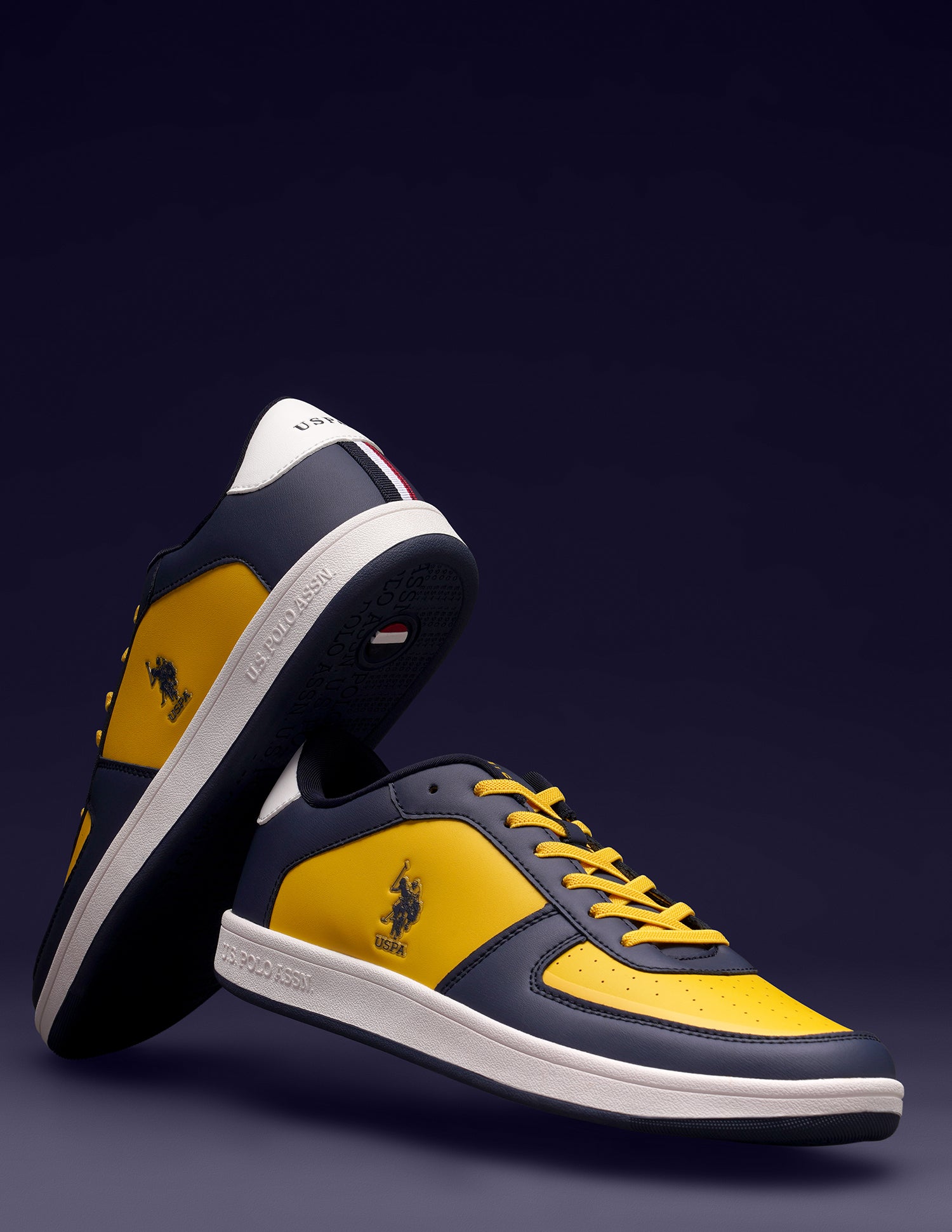 Men Colour Block Perforated Rein Sneakers