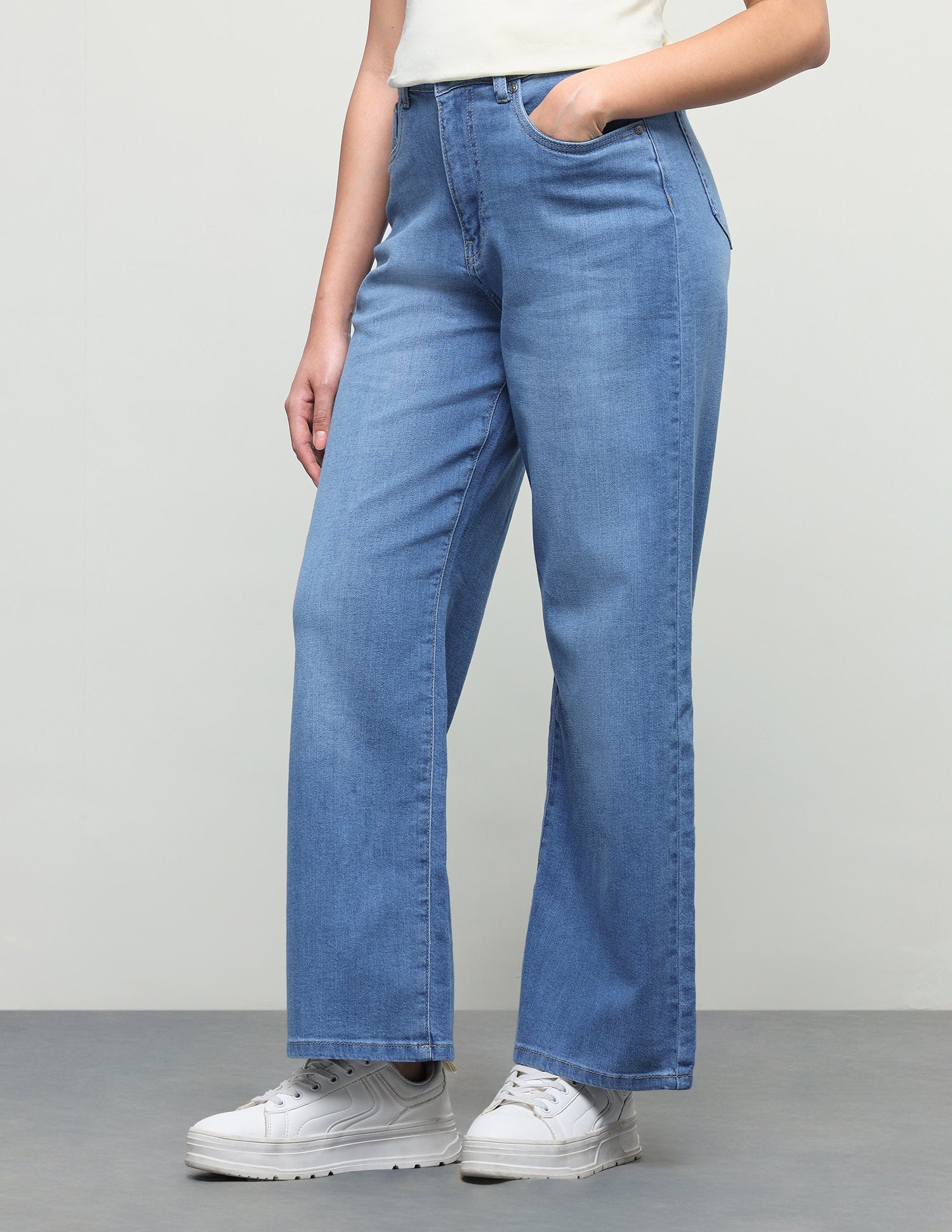 Wide Leg Fit Blue Jeans