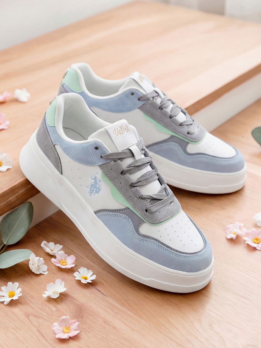 Aluna Off White Colourblocked Sneakers Shoes