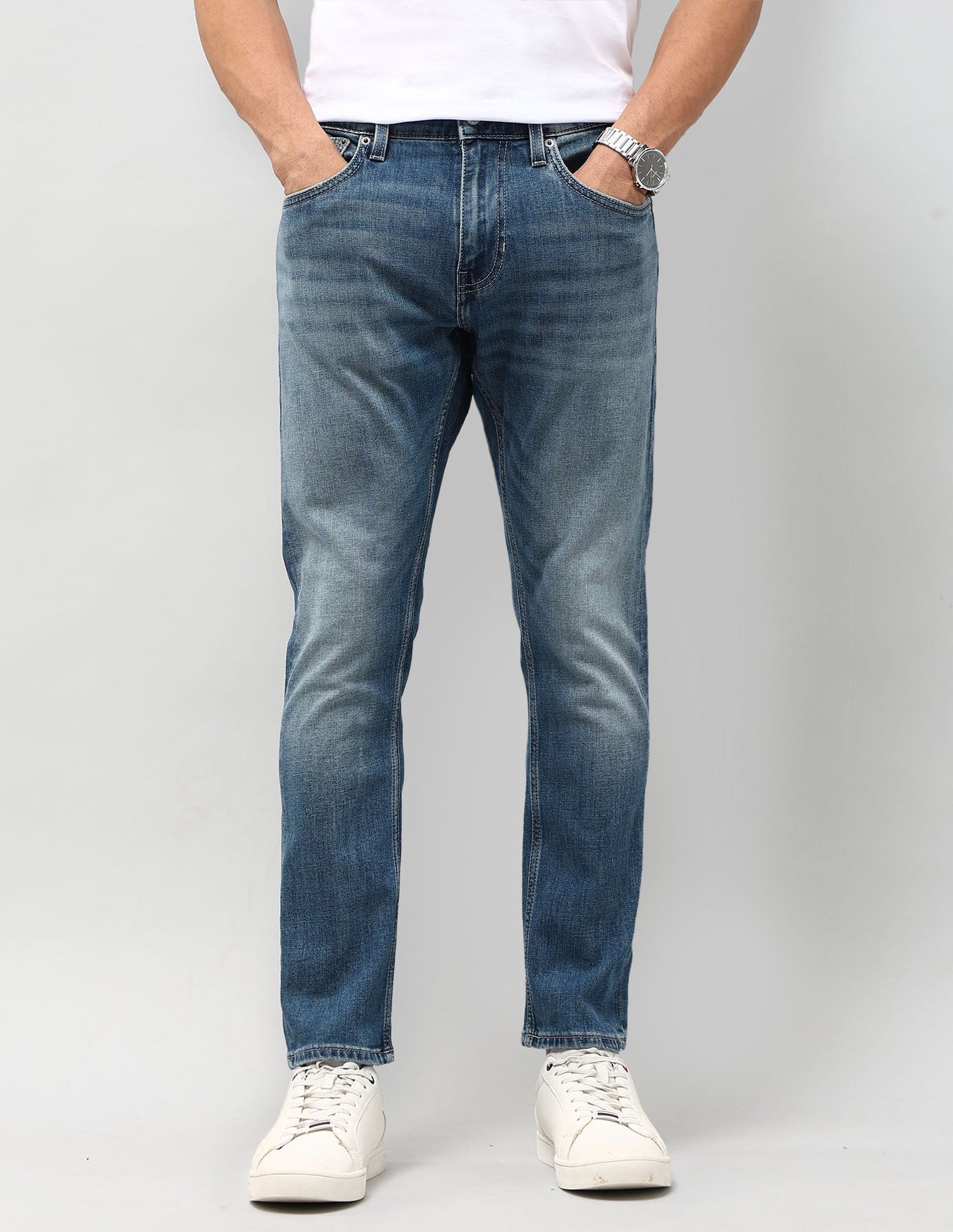 Henry Tapered Fit Blue Jeans