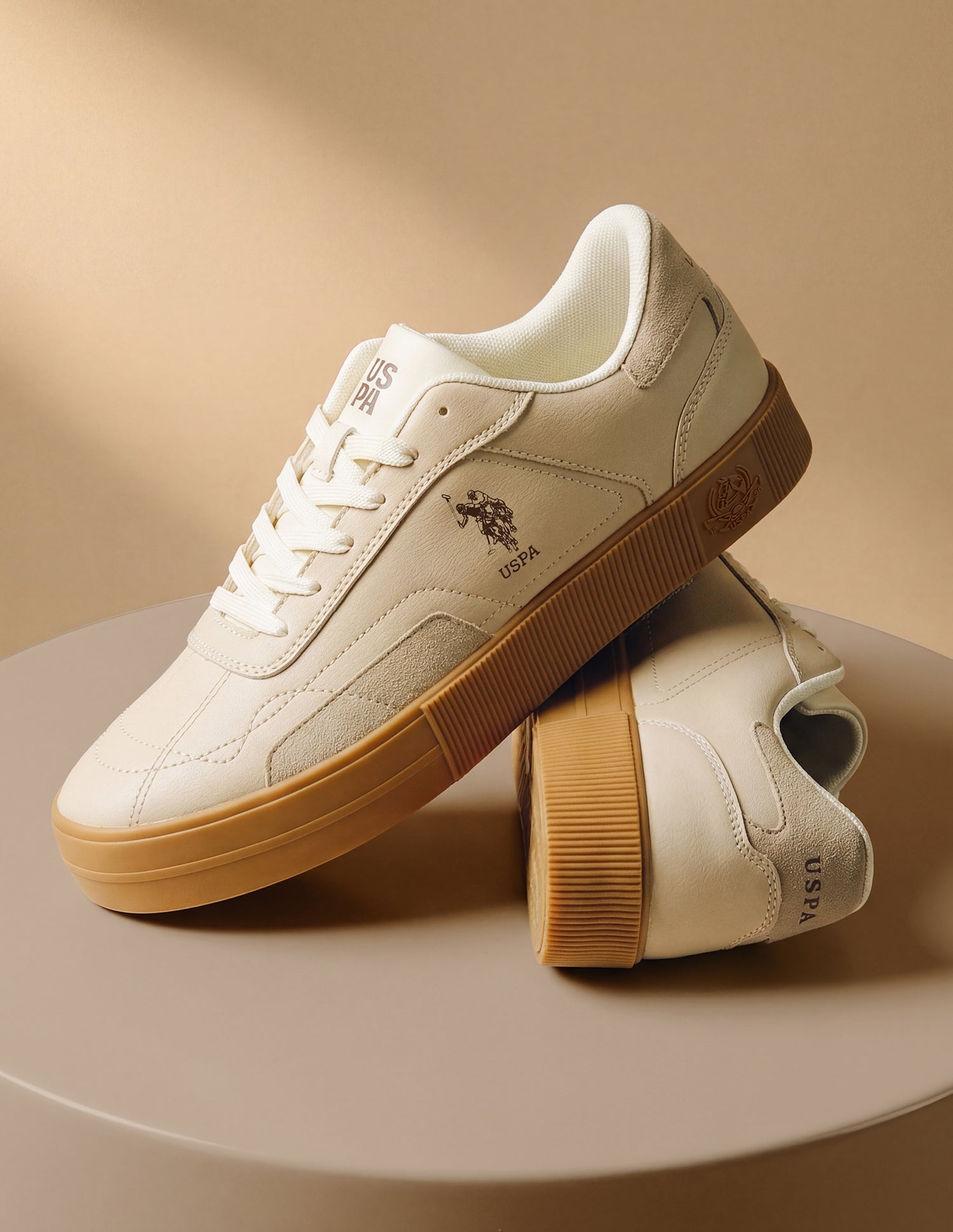 Men Zyron Round Toe Sneakers