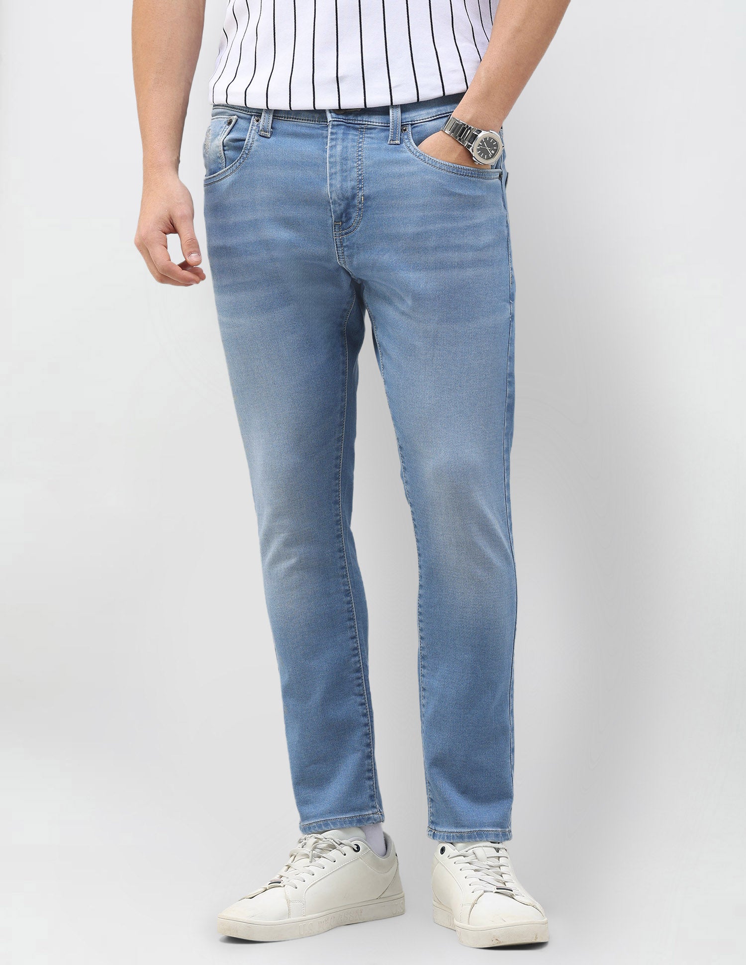 Henry Tapered Fit Blue Jeans
