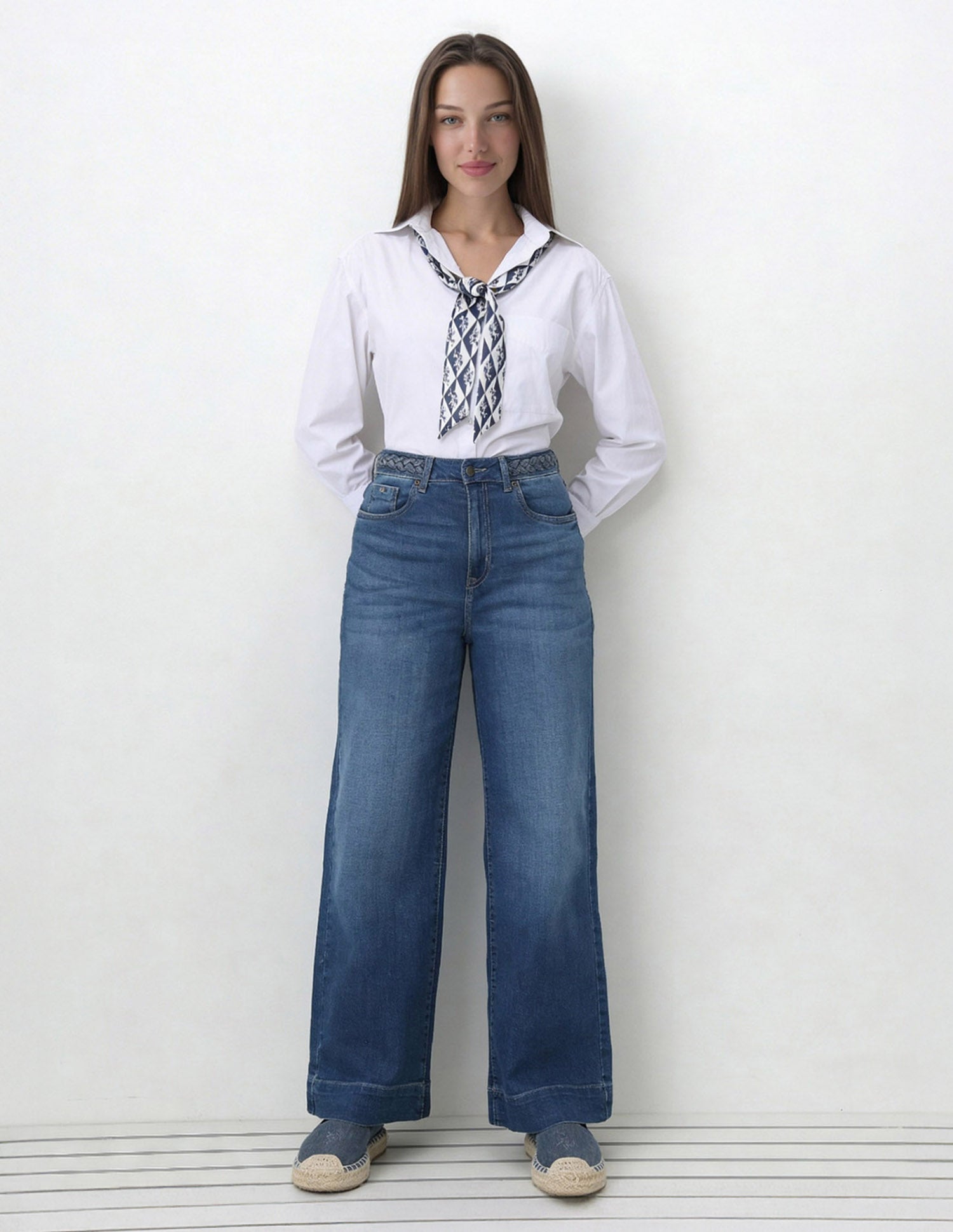 High Rise Wide Leg Fit Jeans