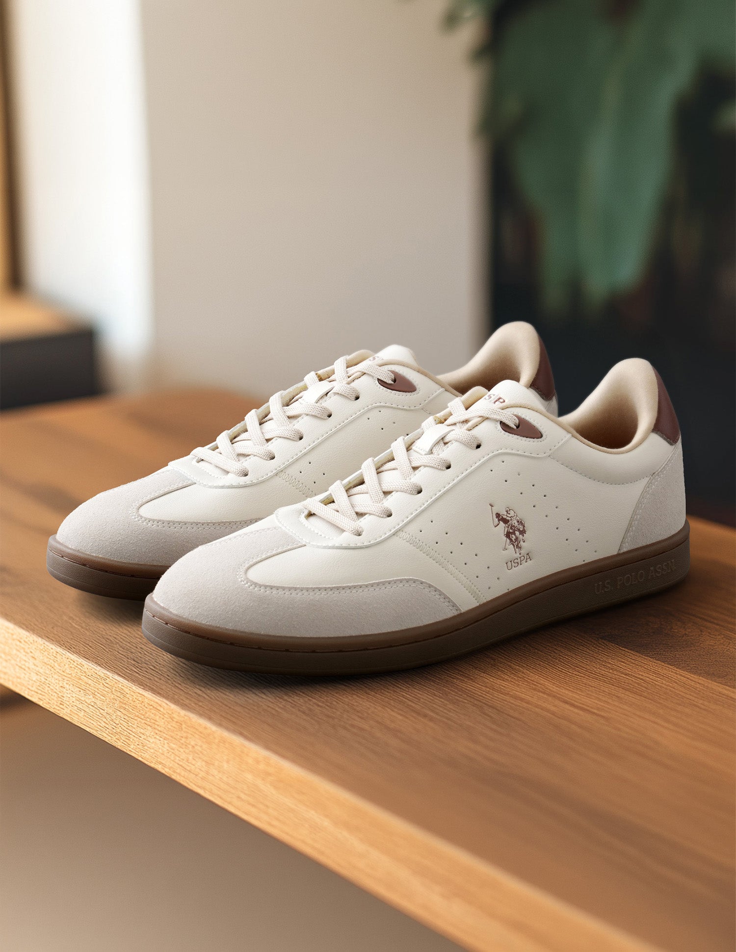 Cenik Solid Sneakers