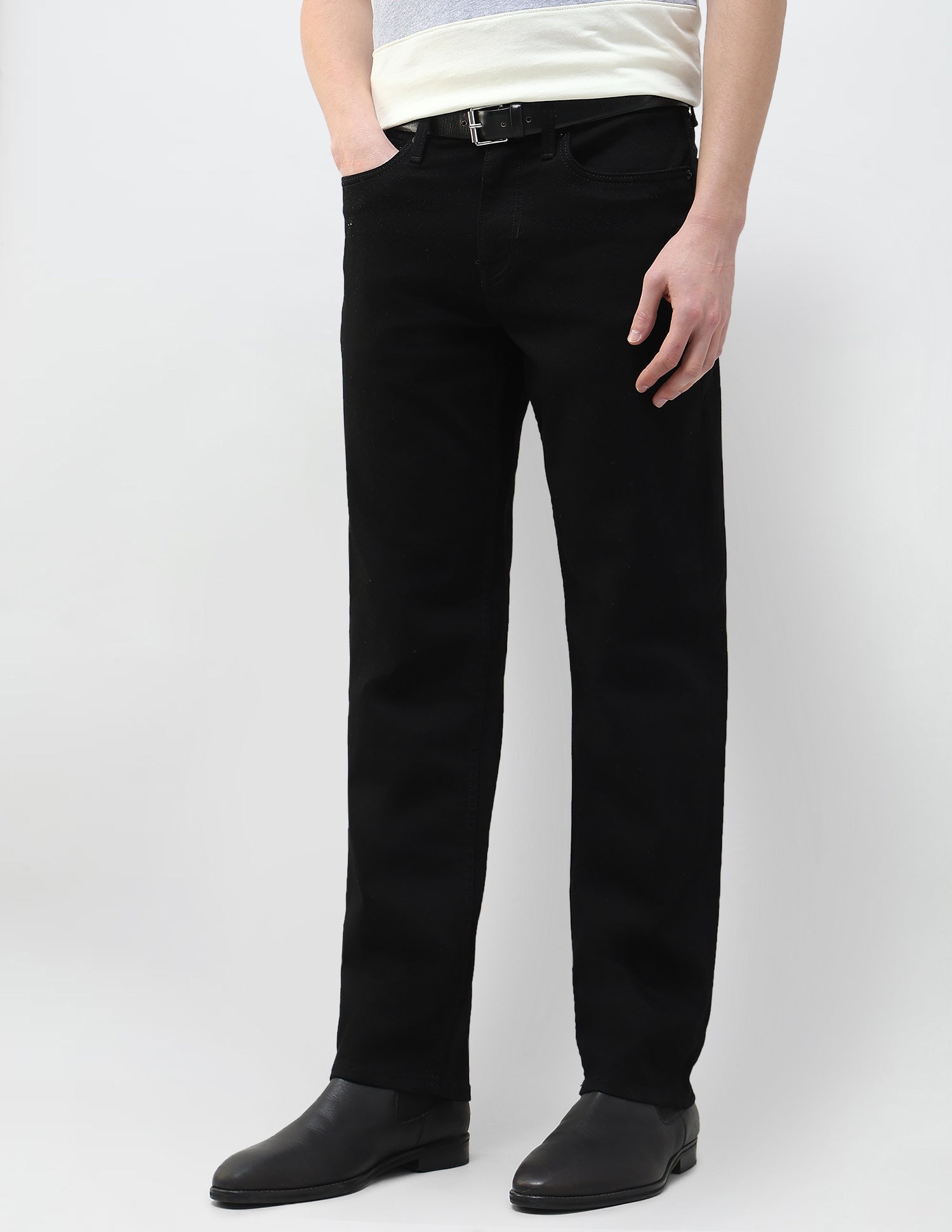 Mid Rise Shawn Relaxed Fit Jeans