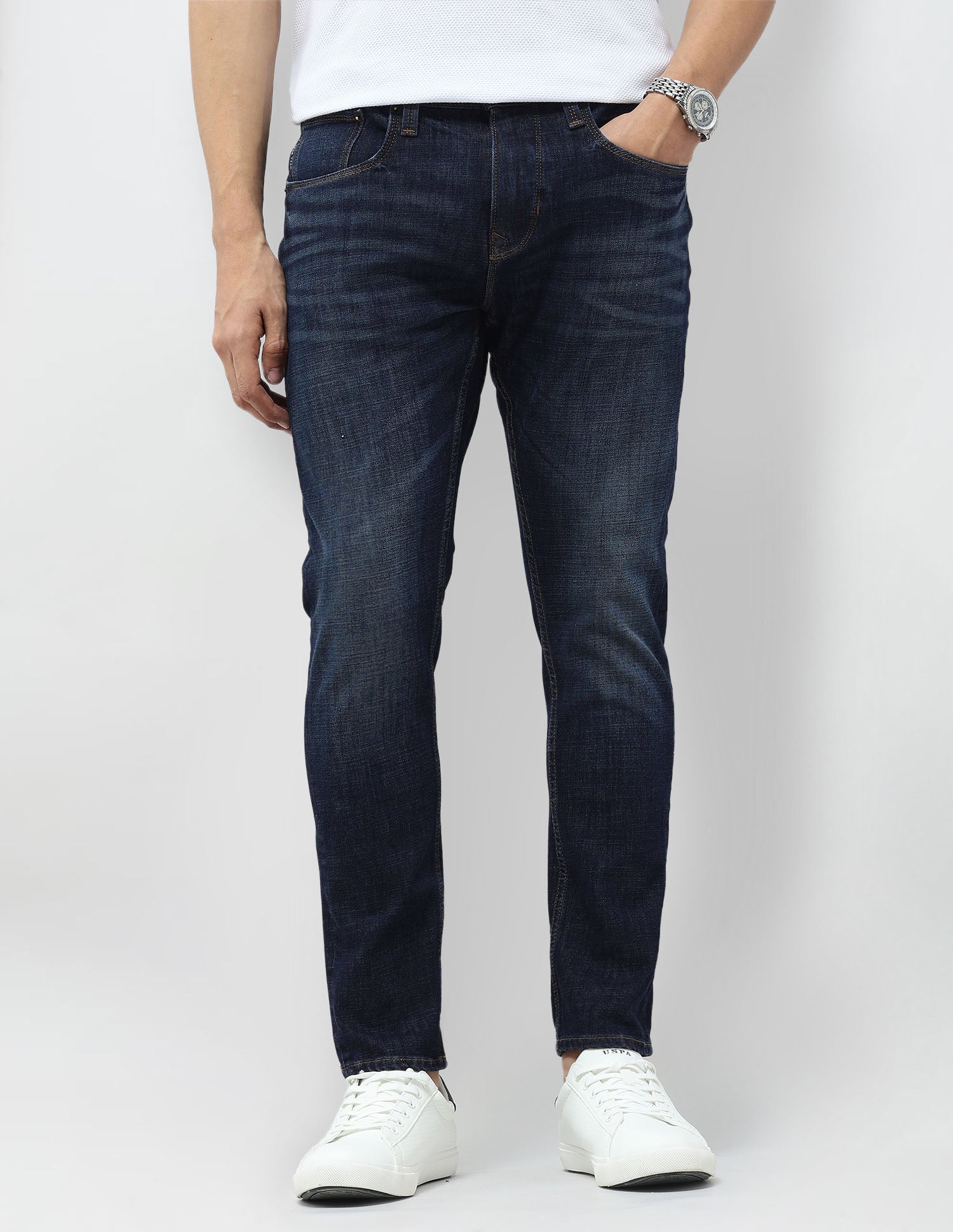 Henry Tapered Fit Blue Jeans