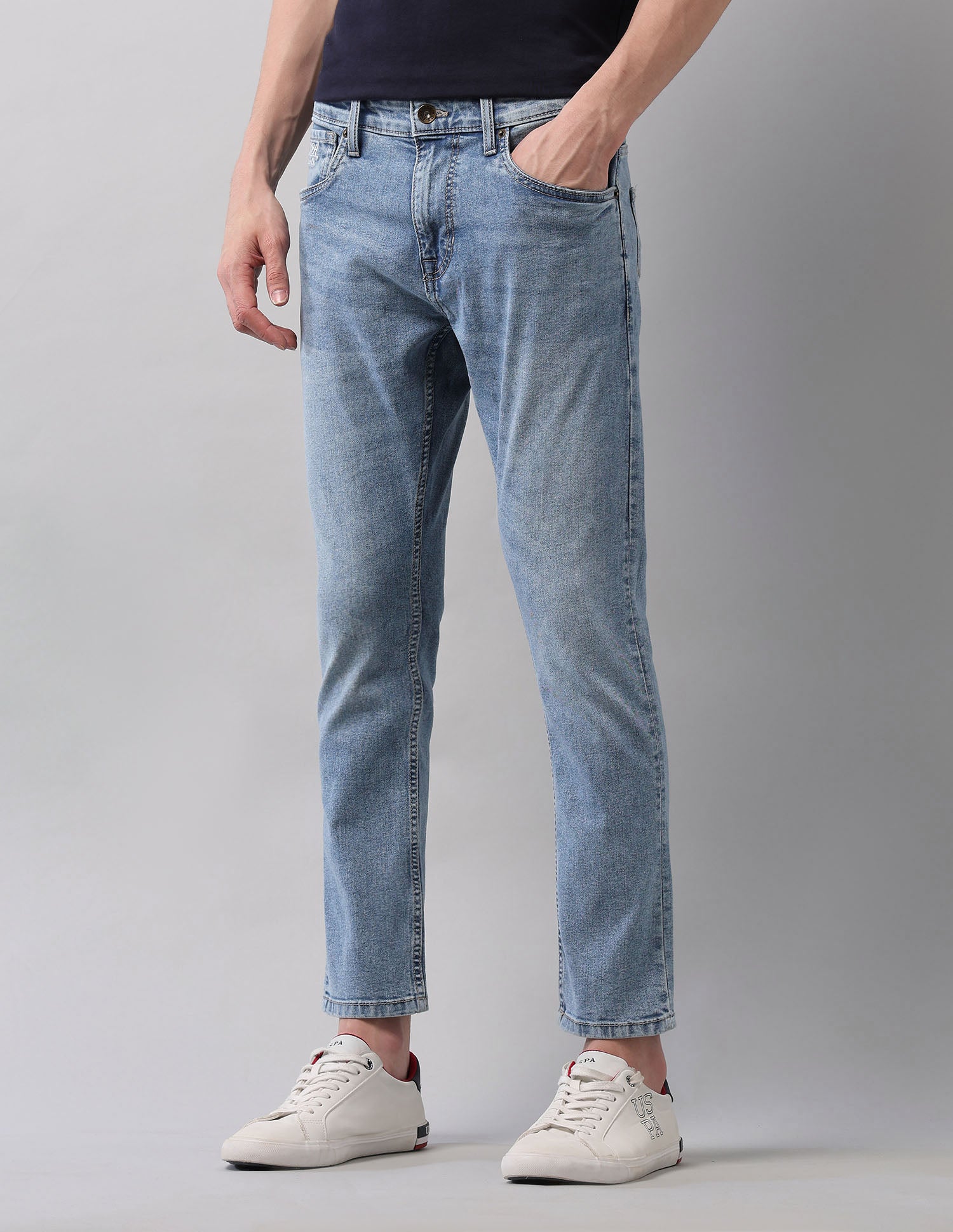 Henry Tapered Fit Blue Jeans