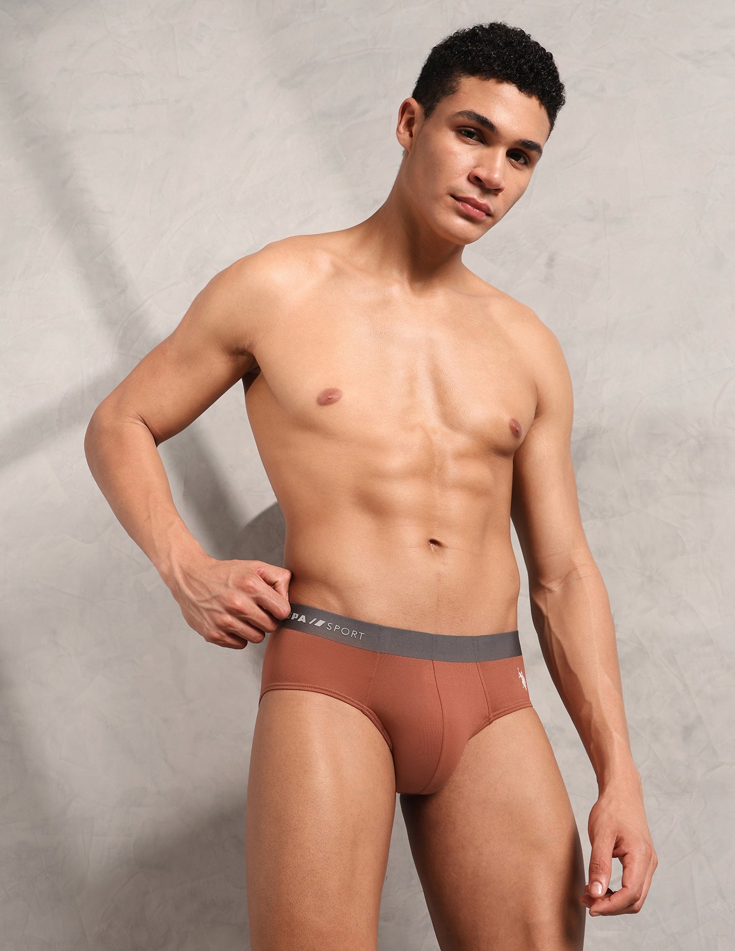 Breathable Seamless Sports RB002 Brief Rust - U.S. Polo Assn. India | Large