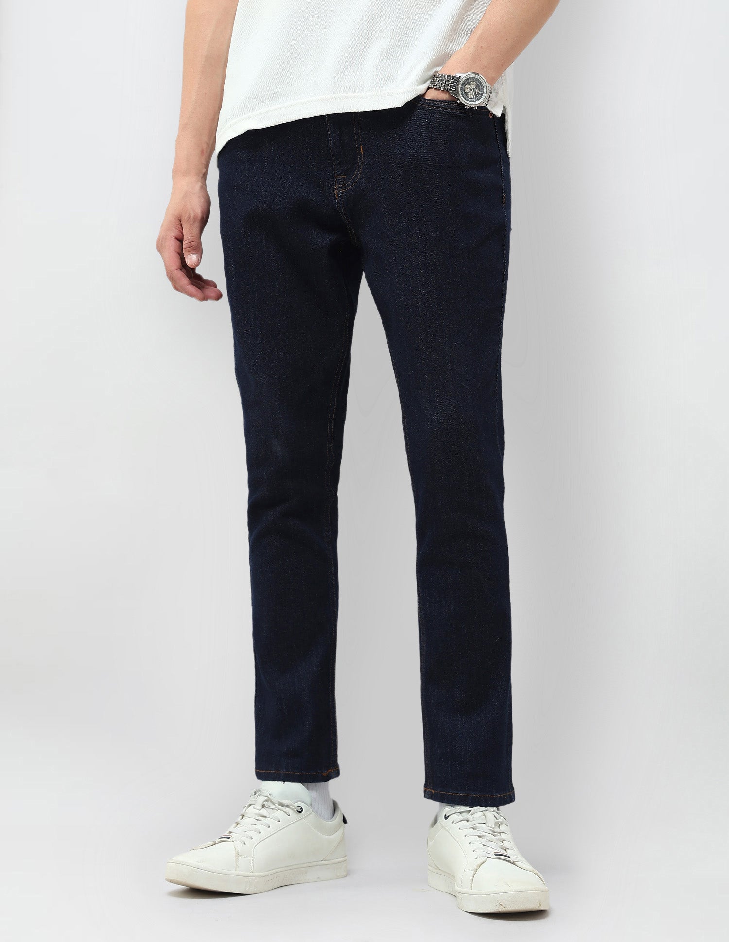Henry Tapered Fit Blue Jeans